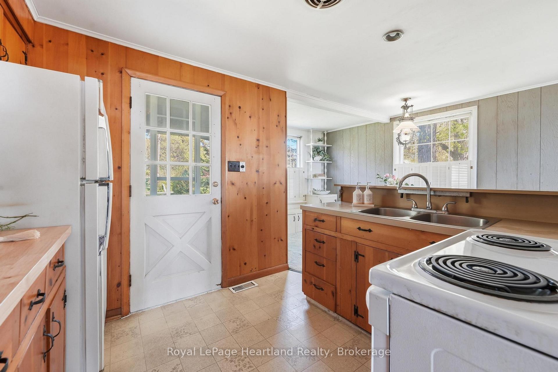 Photo 10 of 33730 Smith Avenue, Ashfield-Colborne-Wawanosh, Colborne — HOMEH