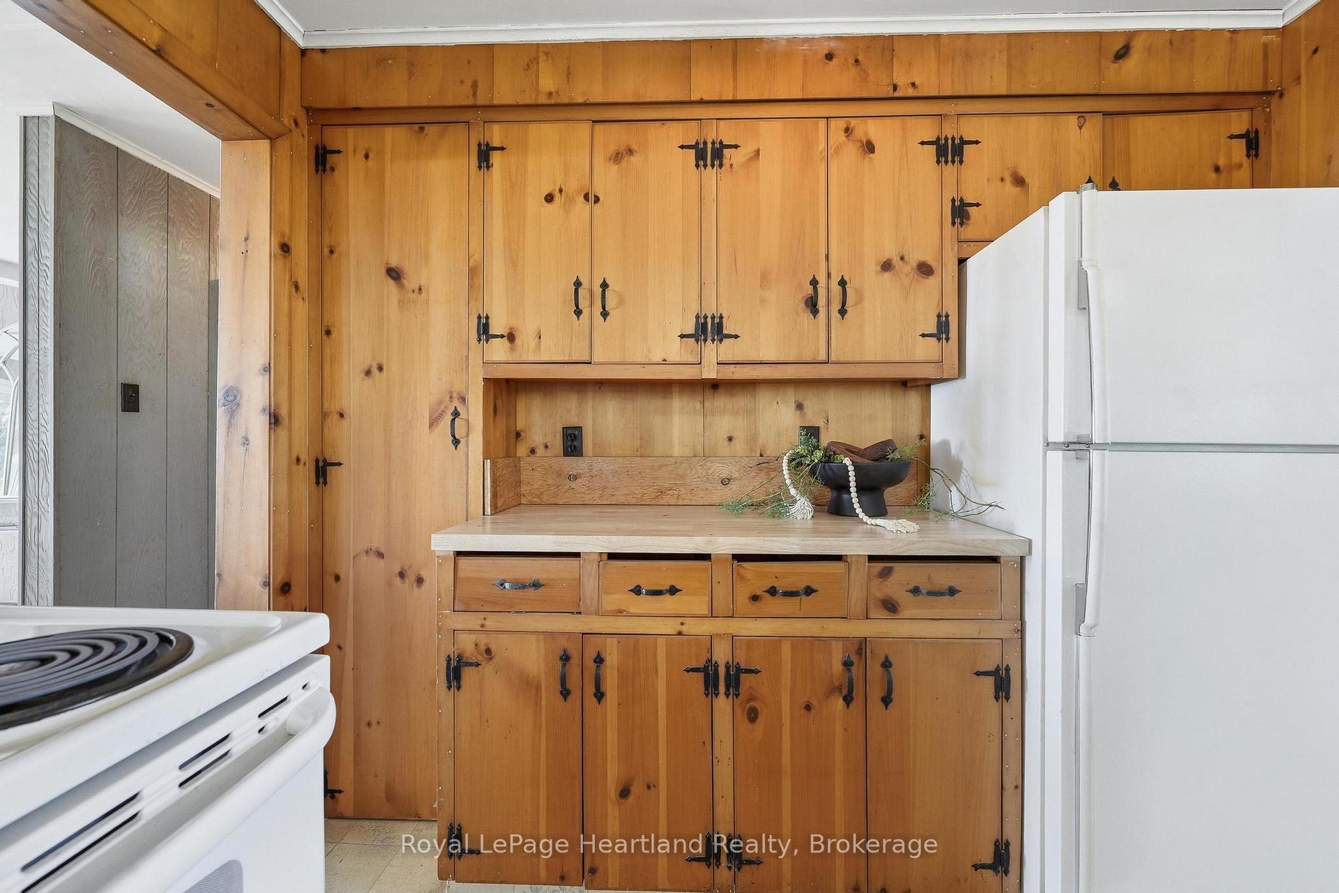 Photo 12 of 33730 Smith Avenue, Ashfield-Colborne-Wawanosh, Colborne — HOMEH
