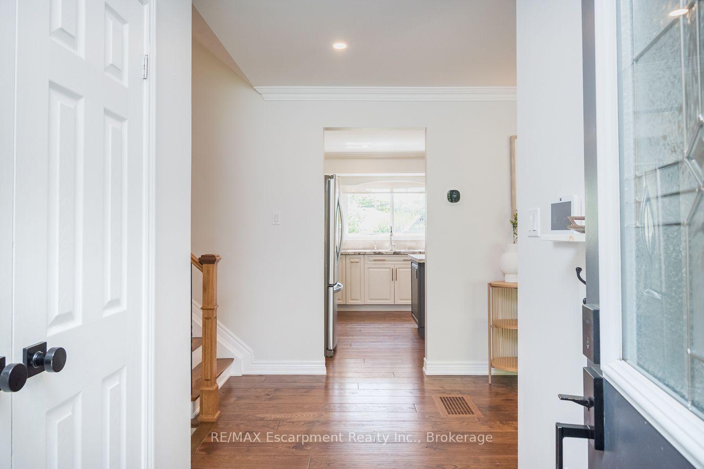 Photo 4 of 5410 Clive Crescent, Burlington, Appleby — HOMEH