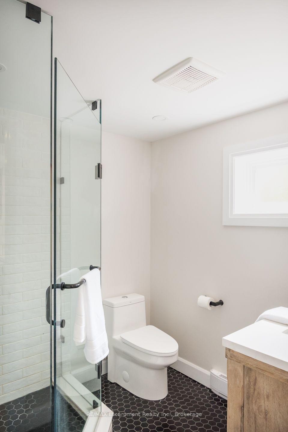 Photo 33 of 5410 Clive Crescent, Burlington, Appleby — HOMEH