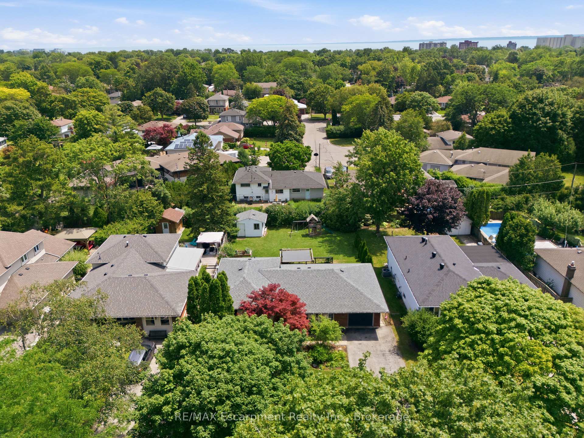 Photo 39 of 5410 Clive Crescent, Burlington, Appleby — HOMEH