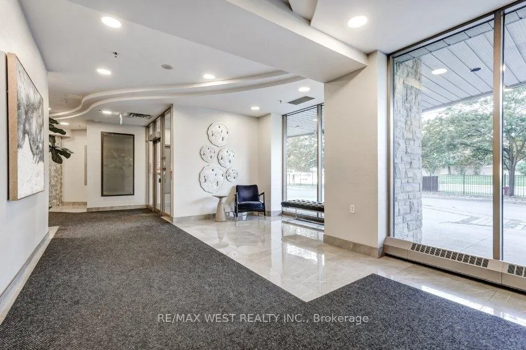 Photo 3 of Unit 1606, 200 Burnhamthorpe Road E, Mississauga, Mississauga Valleys — HOMEH