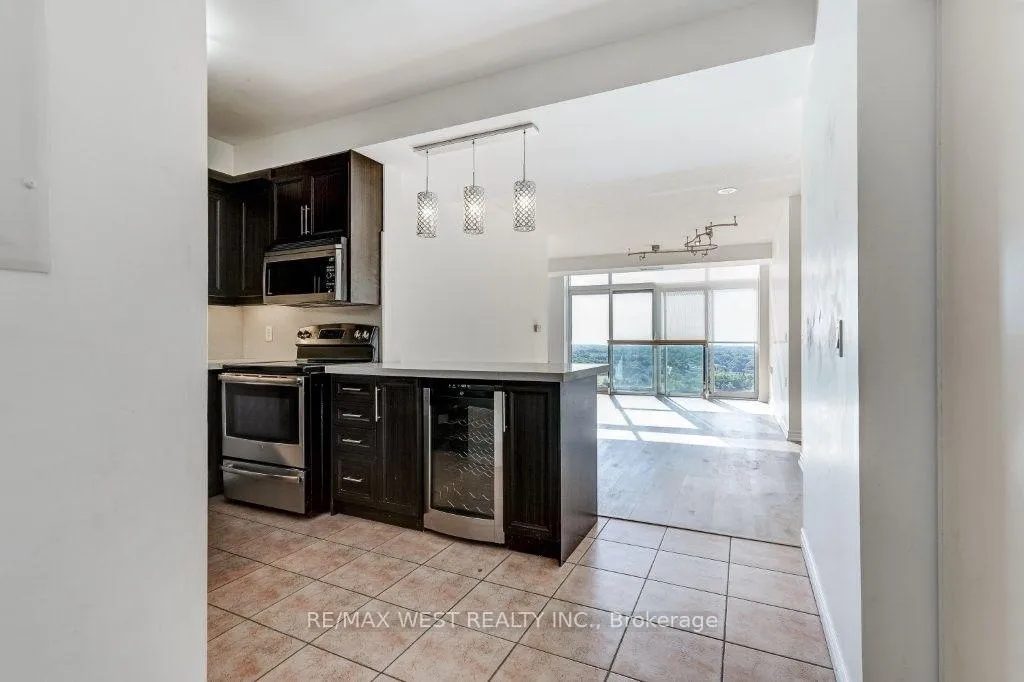 Photo 4 of Unit 1606, 200 Burnhamthorpe Road E, Mississauga, Mississauga Valleys — HOMEH
