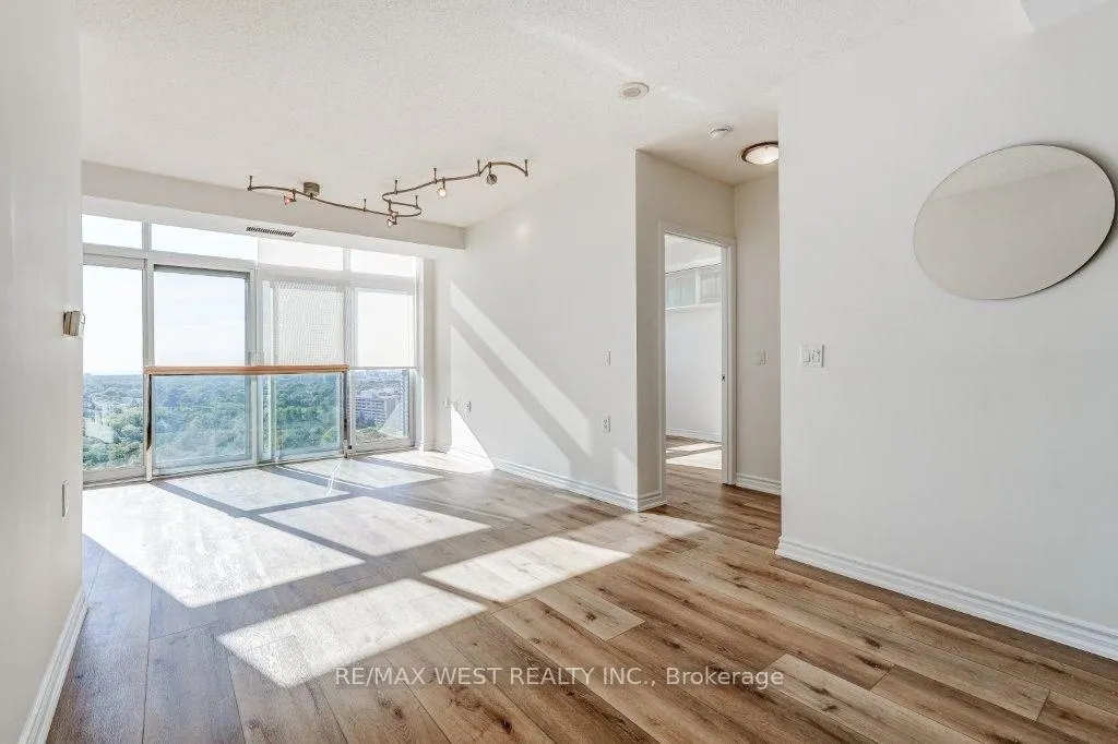 Photo 10 of Unit 1606, 200 Burnhamthorpe Road E, Mississauga, Mississauga Valleys — HOMEH