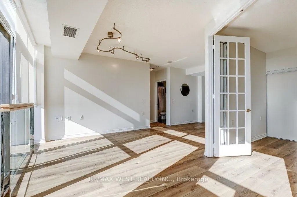 Photo 12 of Unit 1606, 200 Burnhamthorpe Road E, Mississauga, Mississauga Valleys — HOMEH