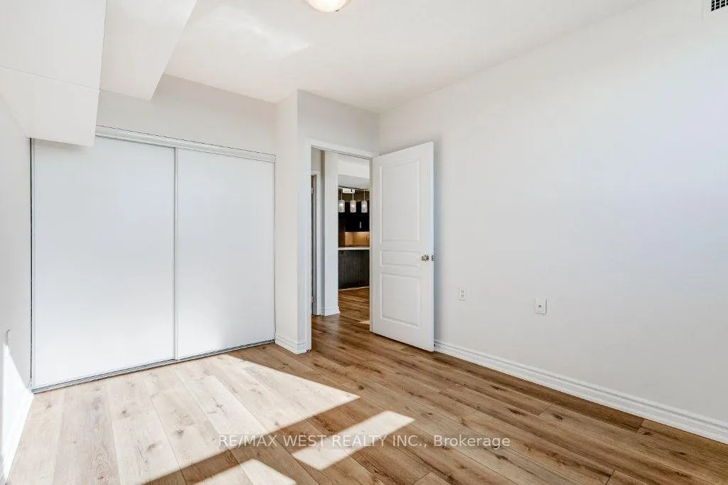 Photo 15 of Unit 1606, 200 Burnhamthorpe Road E, Mississauga, Mississauga Valleys — HOMEH