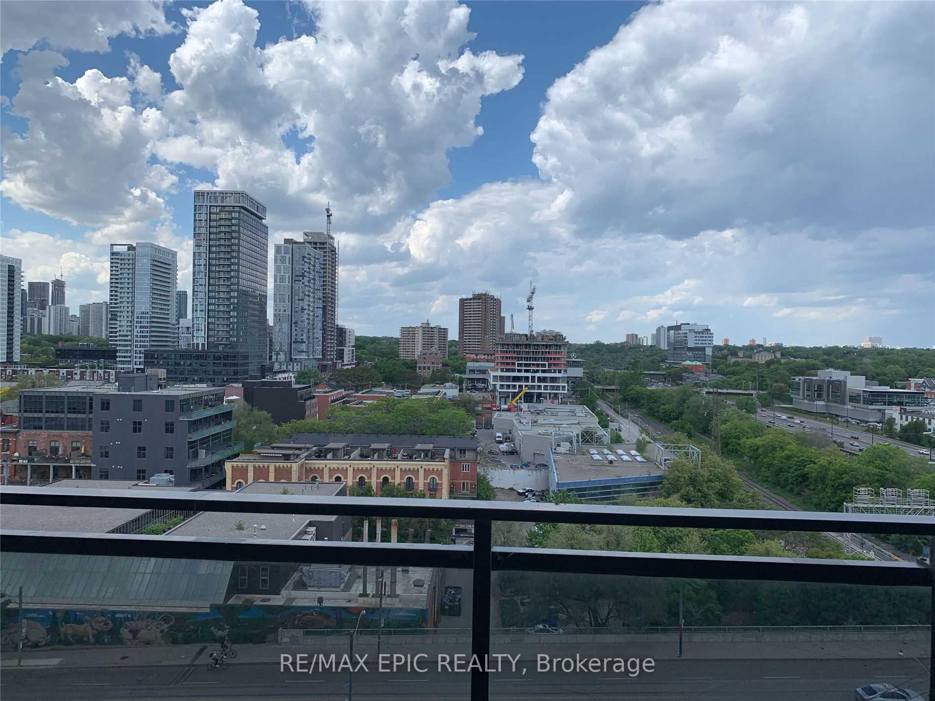 Photo 4 of Unit 1003, 51 Trolley Crescent, Toronto, Moss Park — HOMEH