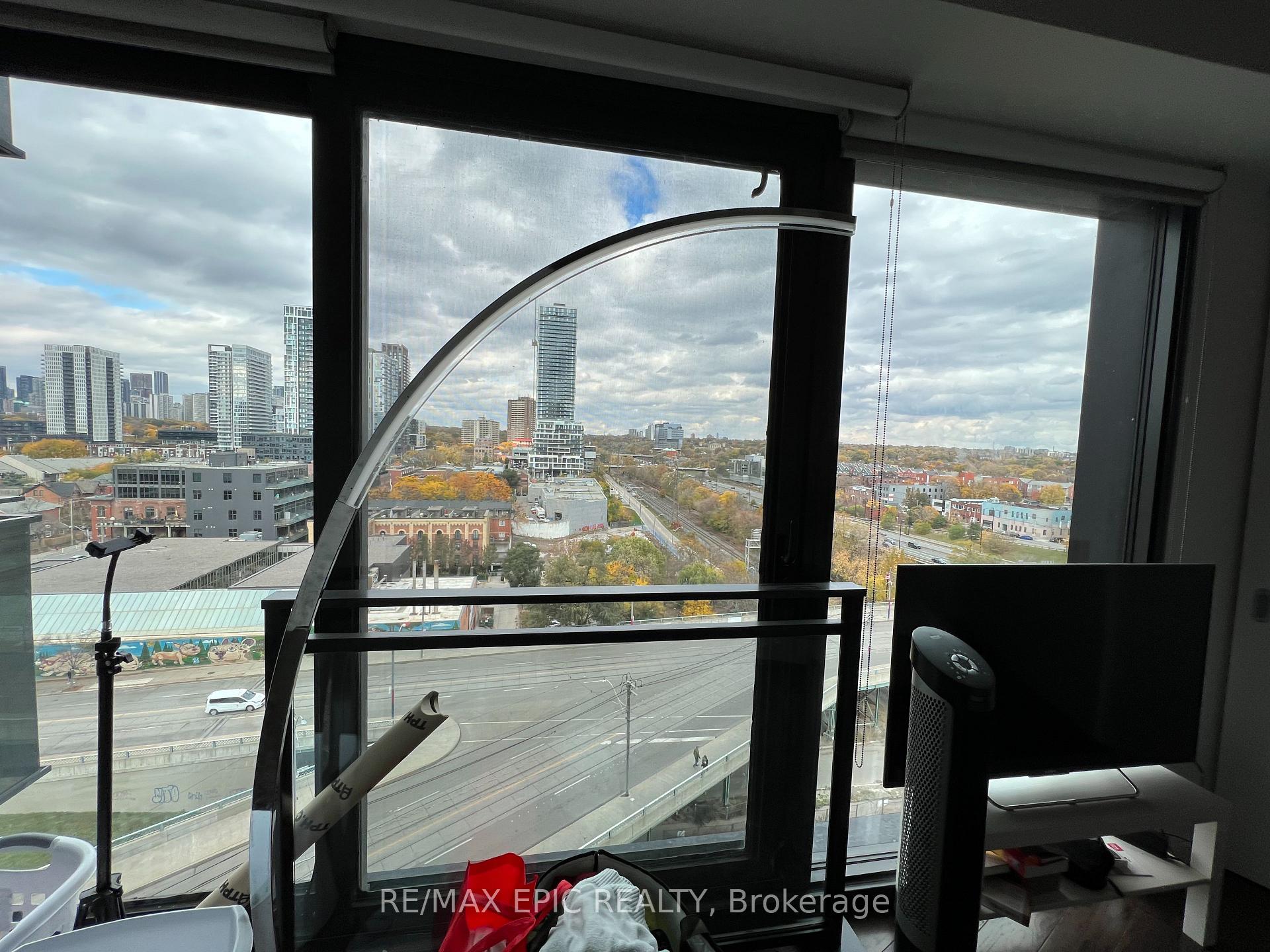 Photo 6 of Unit 1003, 51 Trolley Crescent, Toronto, Moss Park — HOMEH
