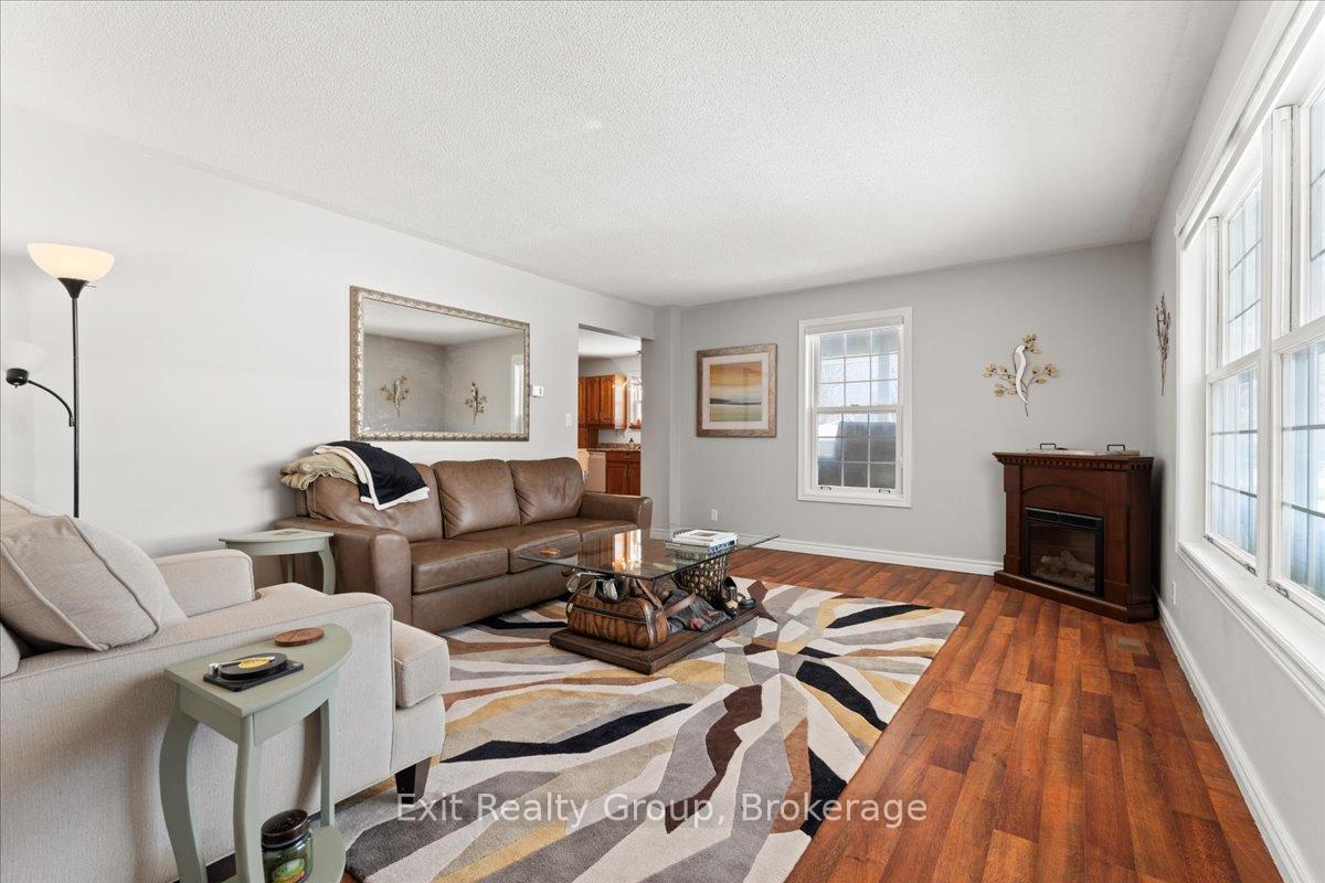 Photo 4 of 22 Willow Point Road, Brighton, Rural Brighton — HOMEH