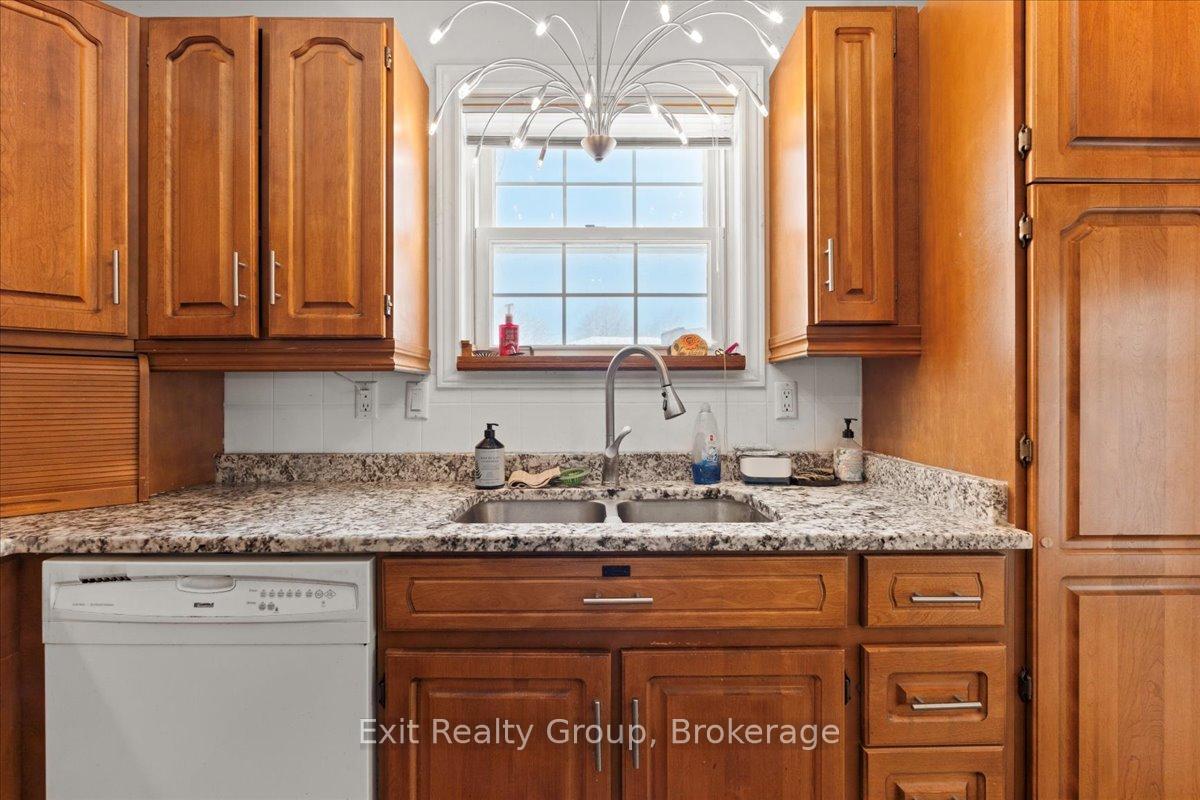 Photo 10 of 22 Willow Point Road, Brighton, Rural Brighton — HOMEH