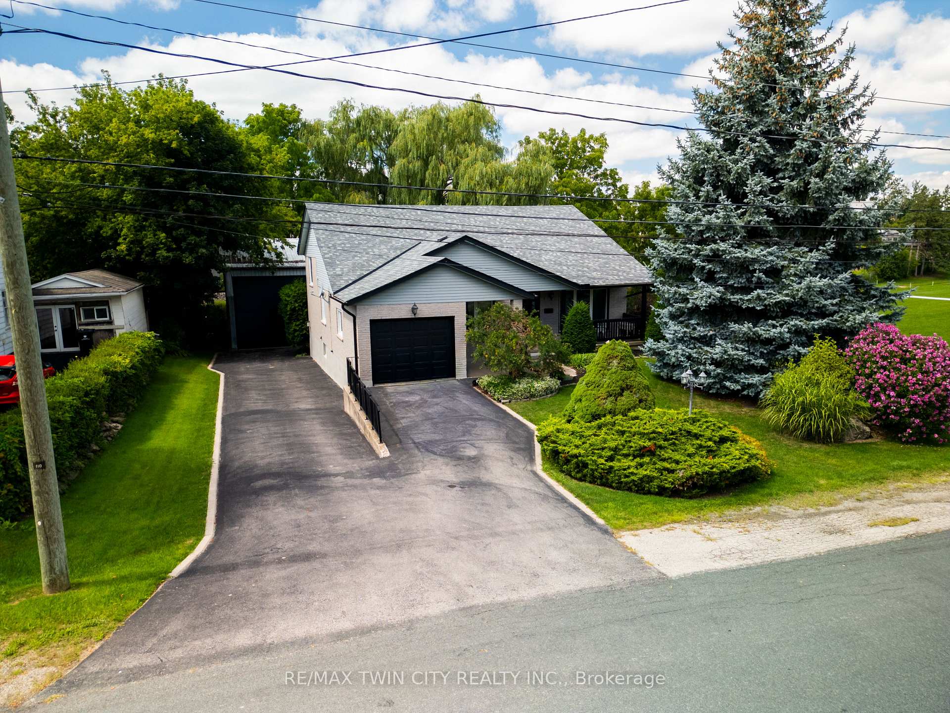 Photo of 108 Queensway Drive