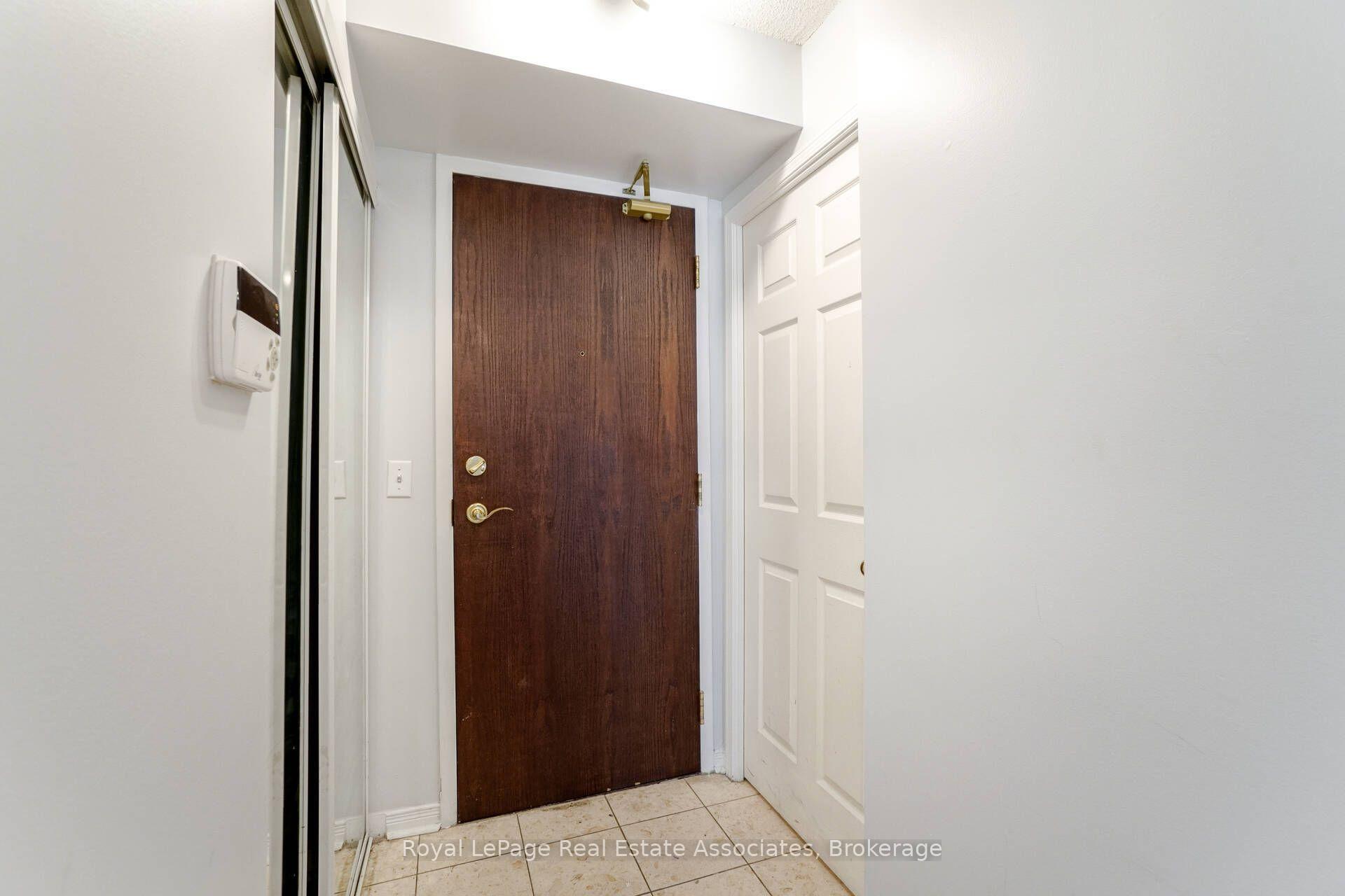 Photo 6 of Unit 306, 11 Michael Power Place, Etobicoke, Islington-City Centre West — HOMEH