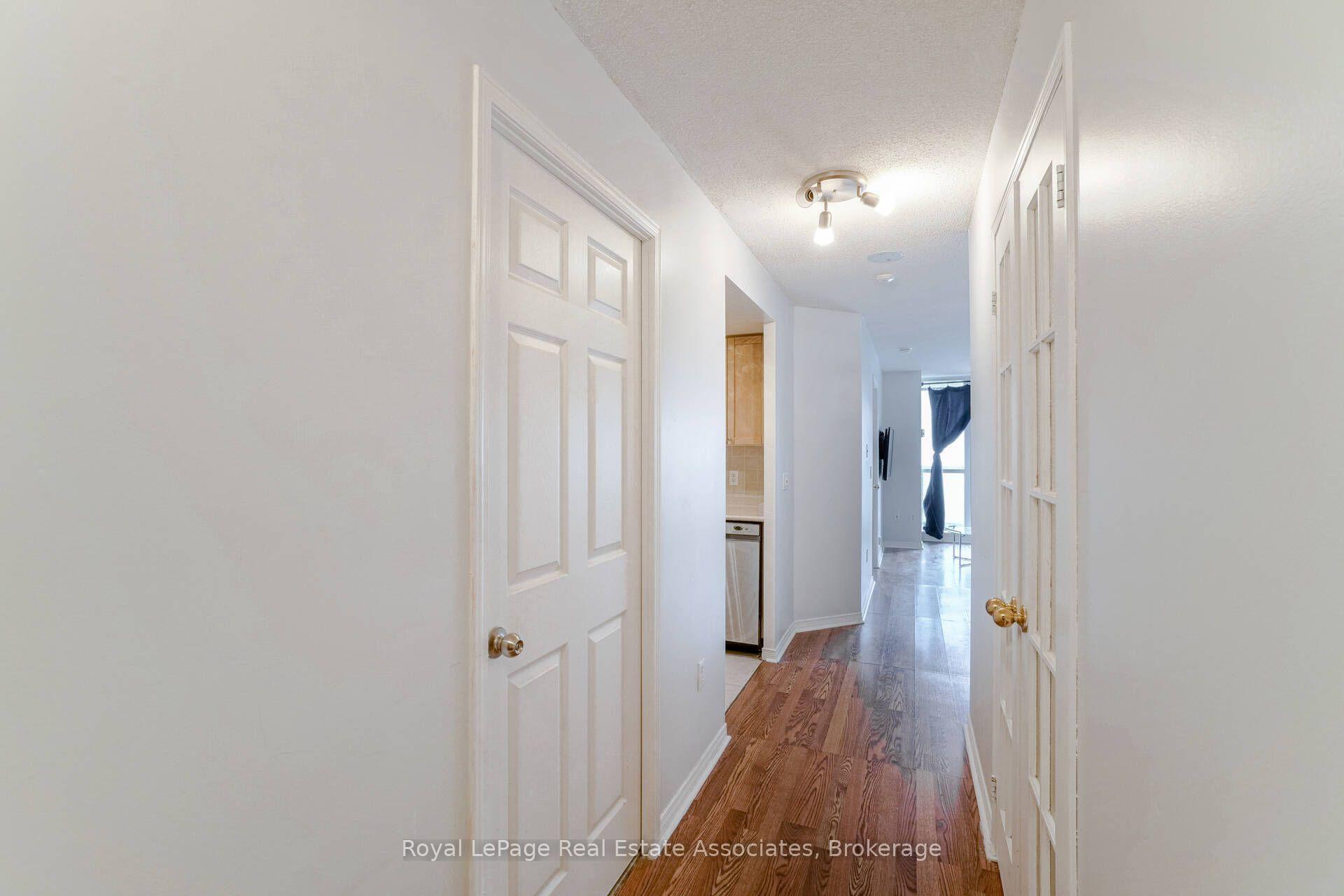 Photo 7 of Unit 306, 11 Michael Power Place, Etobicoke, Islington-City Centre West — HOMEH