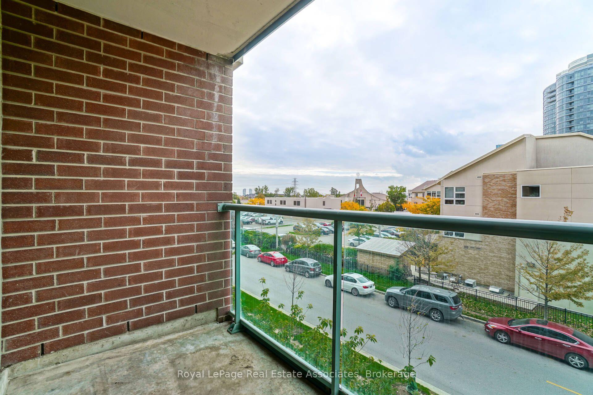 Photo 23 of Unit 306, 11 Michael Power Place, Etobicoke, Islington-City Centre West — HOMEH