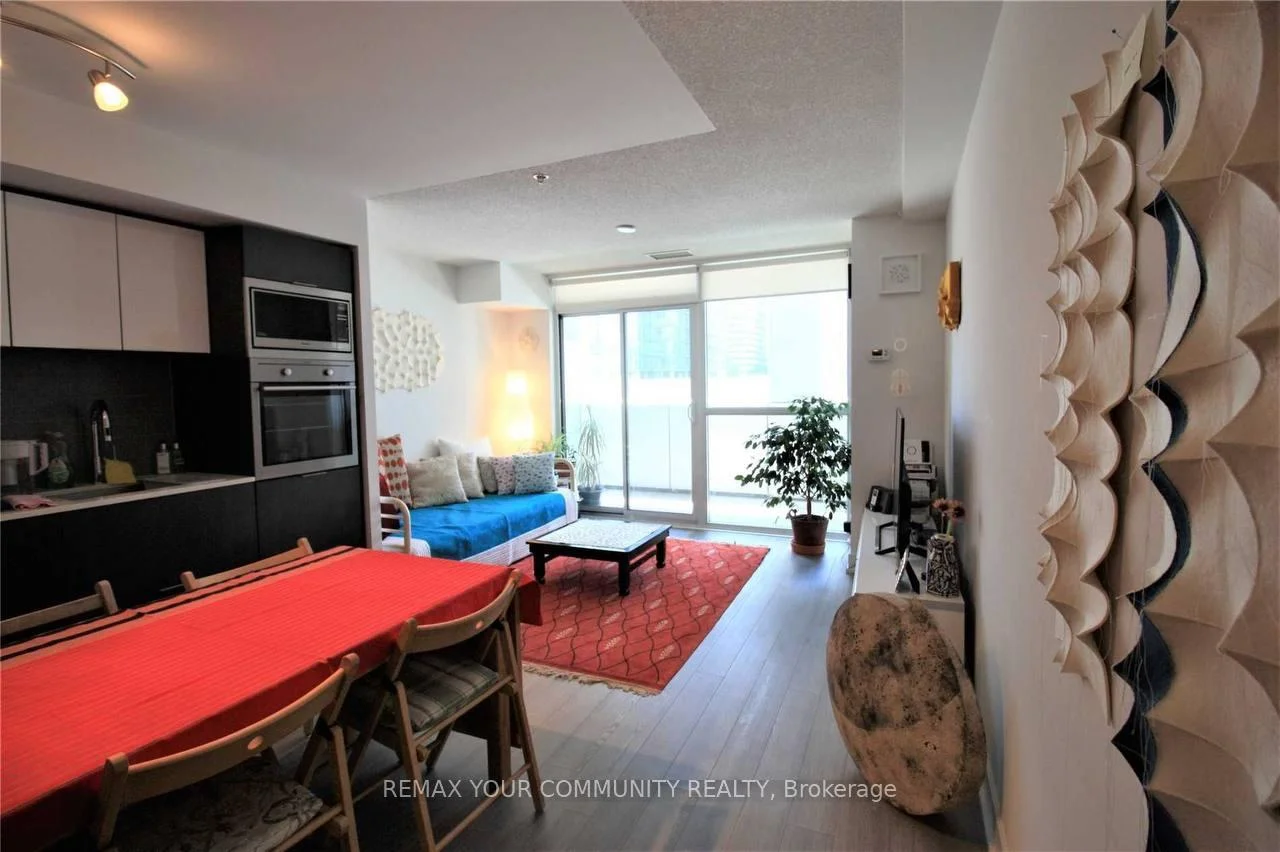 Photo 4 of Unit 913, 318 Richmond Street W, Toronto, Waterfront Communities — HOMEH