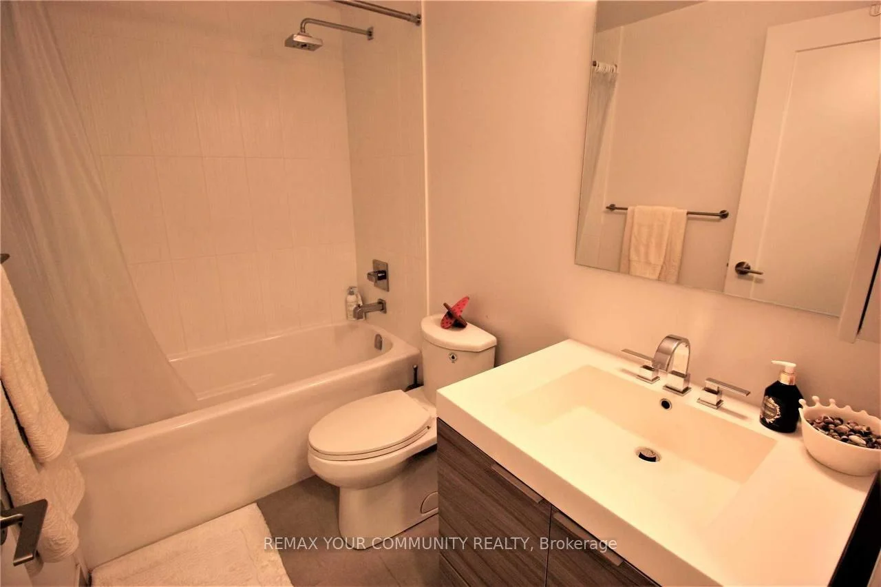 Photo 16 of Unit 913, 318 Richmond Street W, Toronto, Waterfront Communities — HOMEH