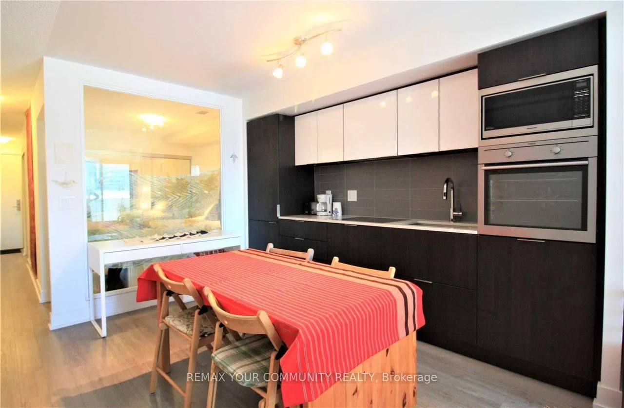 Photo 24 of Unit 913, 318 Richmond Street W, Toronto, Waterfront Communities — HOMEH