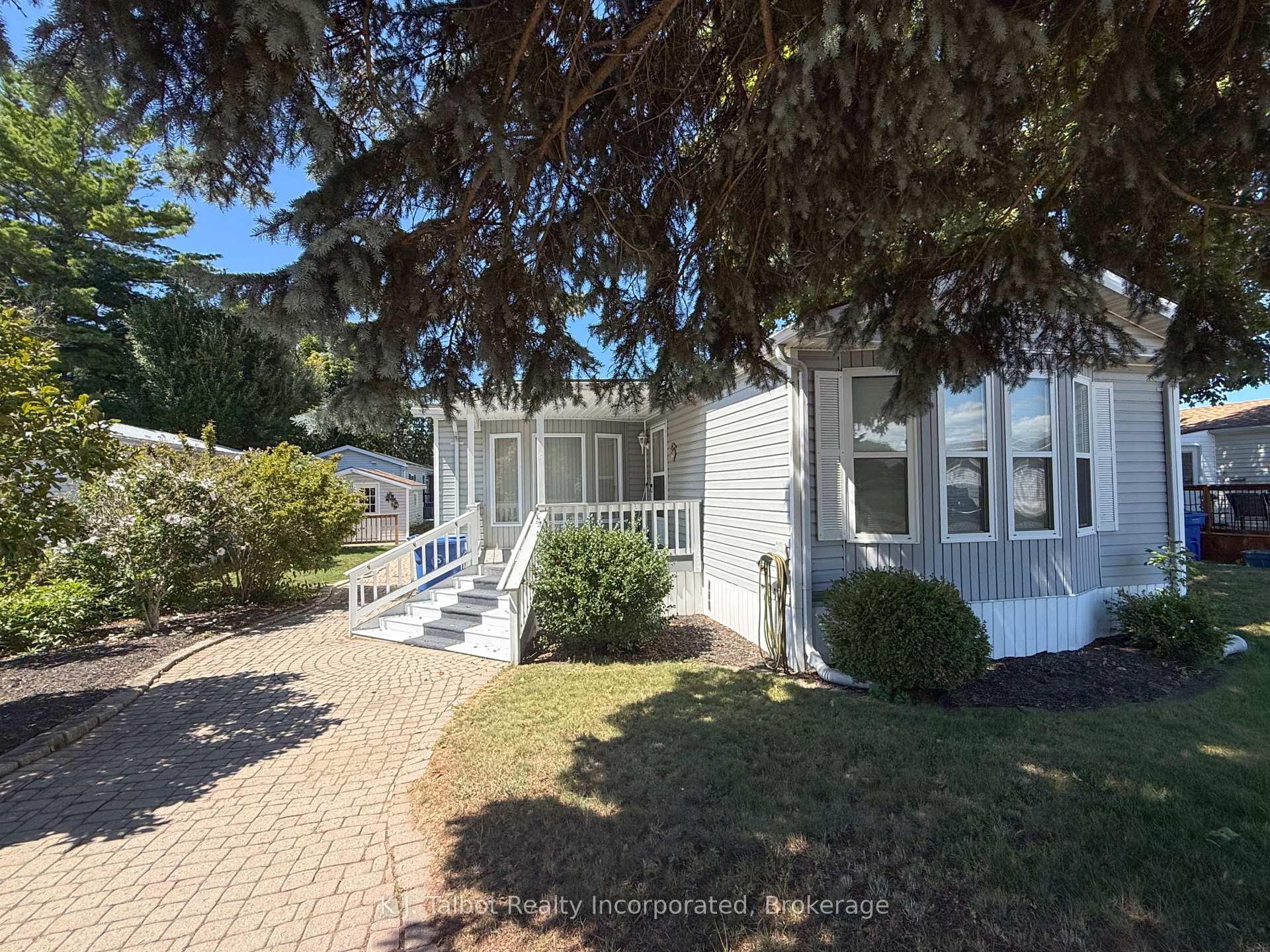 Photo 4 of 55 Algonquin Lane, Ashfield-Colborne-Wawanosh, Colborne — HOMEH