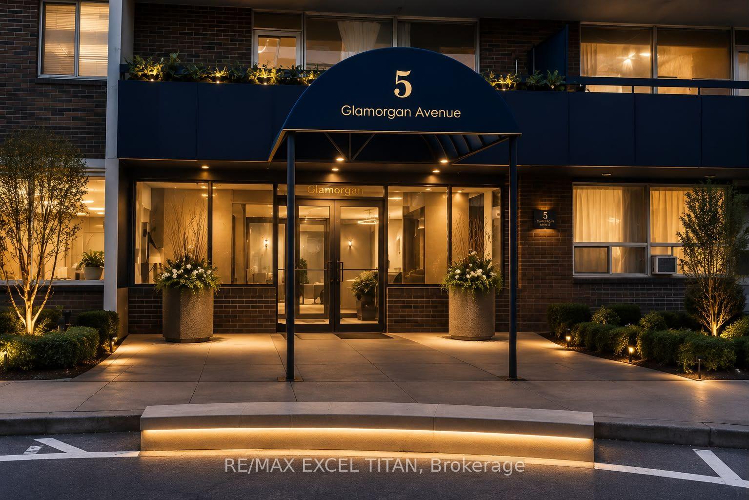 Front of Unit 910, 5 Glamorgan Avenue