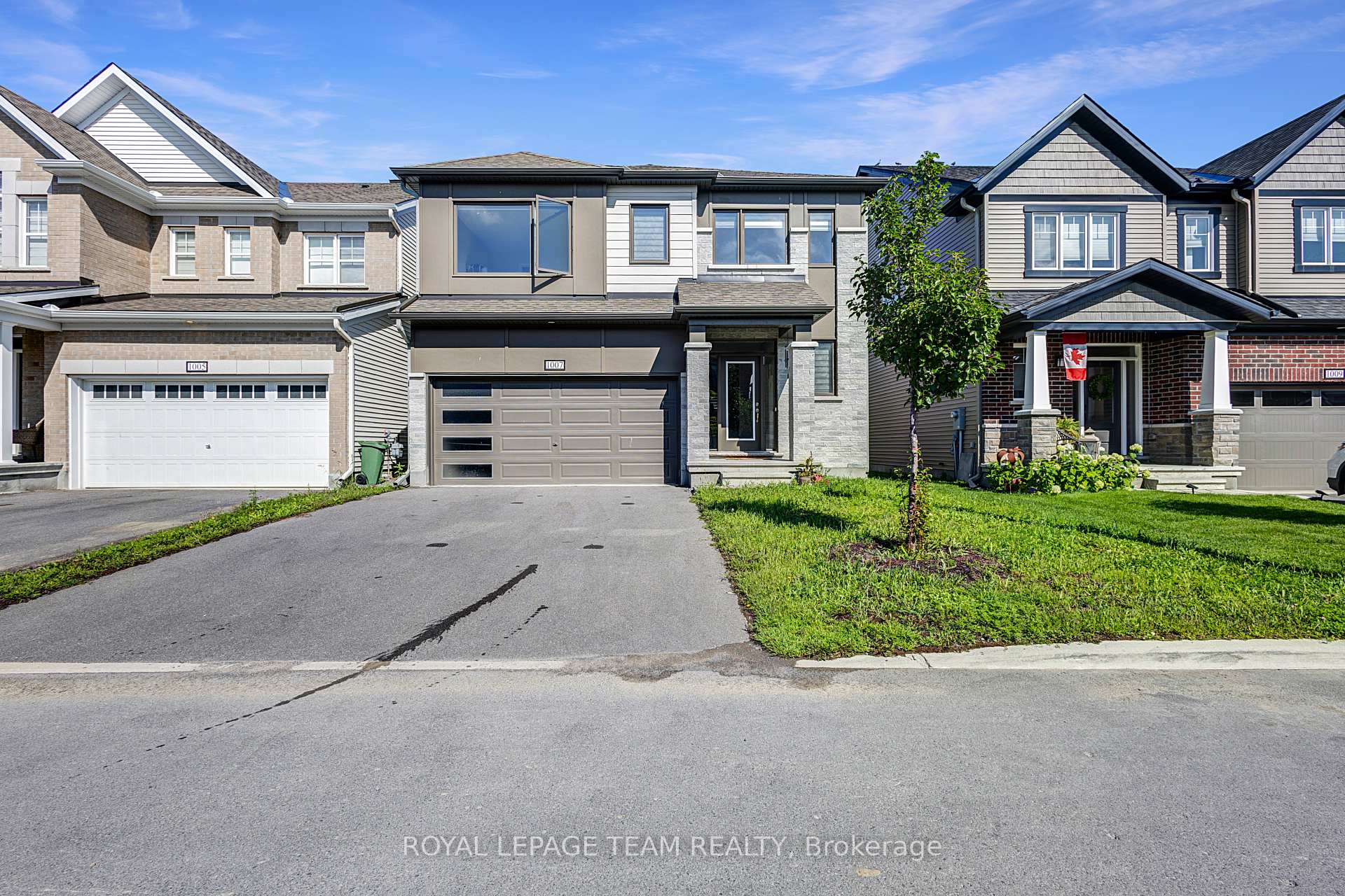 Photo 1 of 1007 Showman Street, Ottawa, Goulbourn Twp From Franktown Rd/South To Rideau — HOMEH