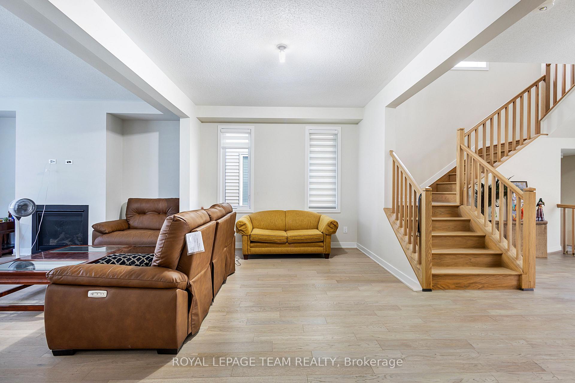 Photo 11 of 1007 Showman Street, Ottawa, Goulbourn Twp From Franktown Rd/South To Rideau — HOMEH
