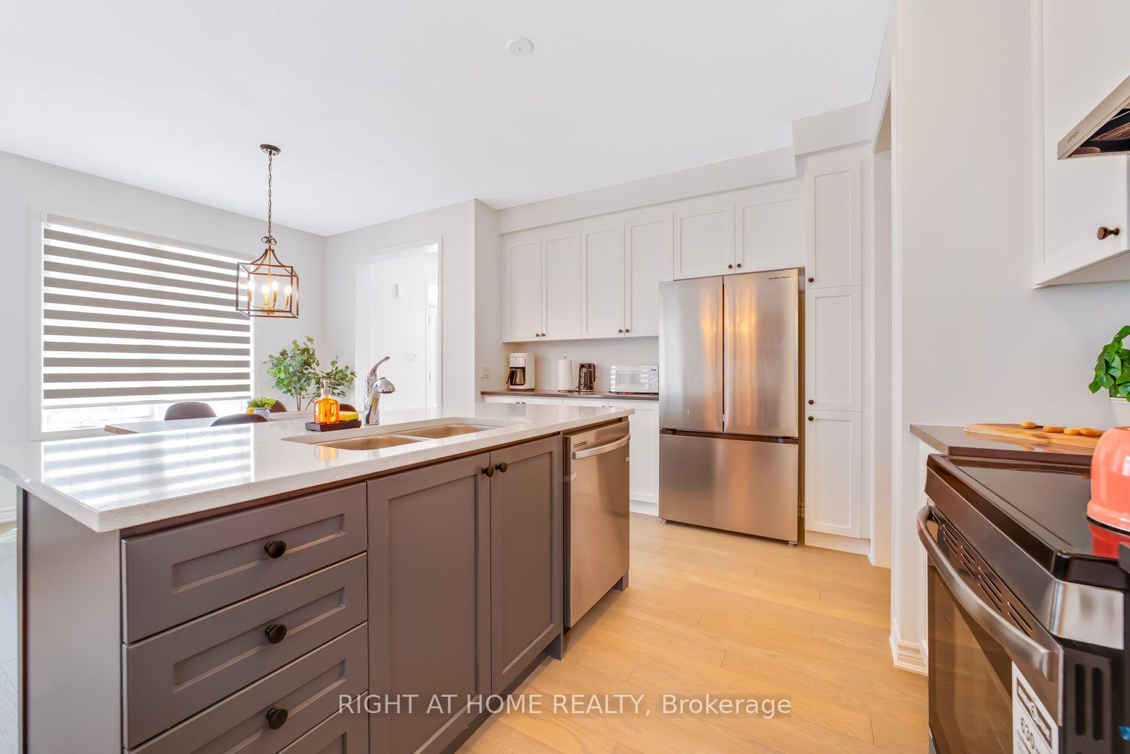 Photo 11 of 3358 Marchington Square, Pickering, Rural Pickering — HOMEH