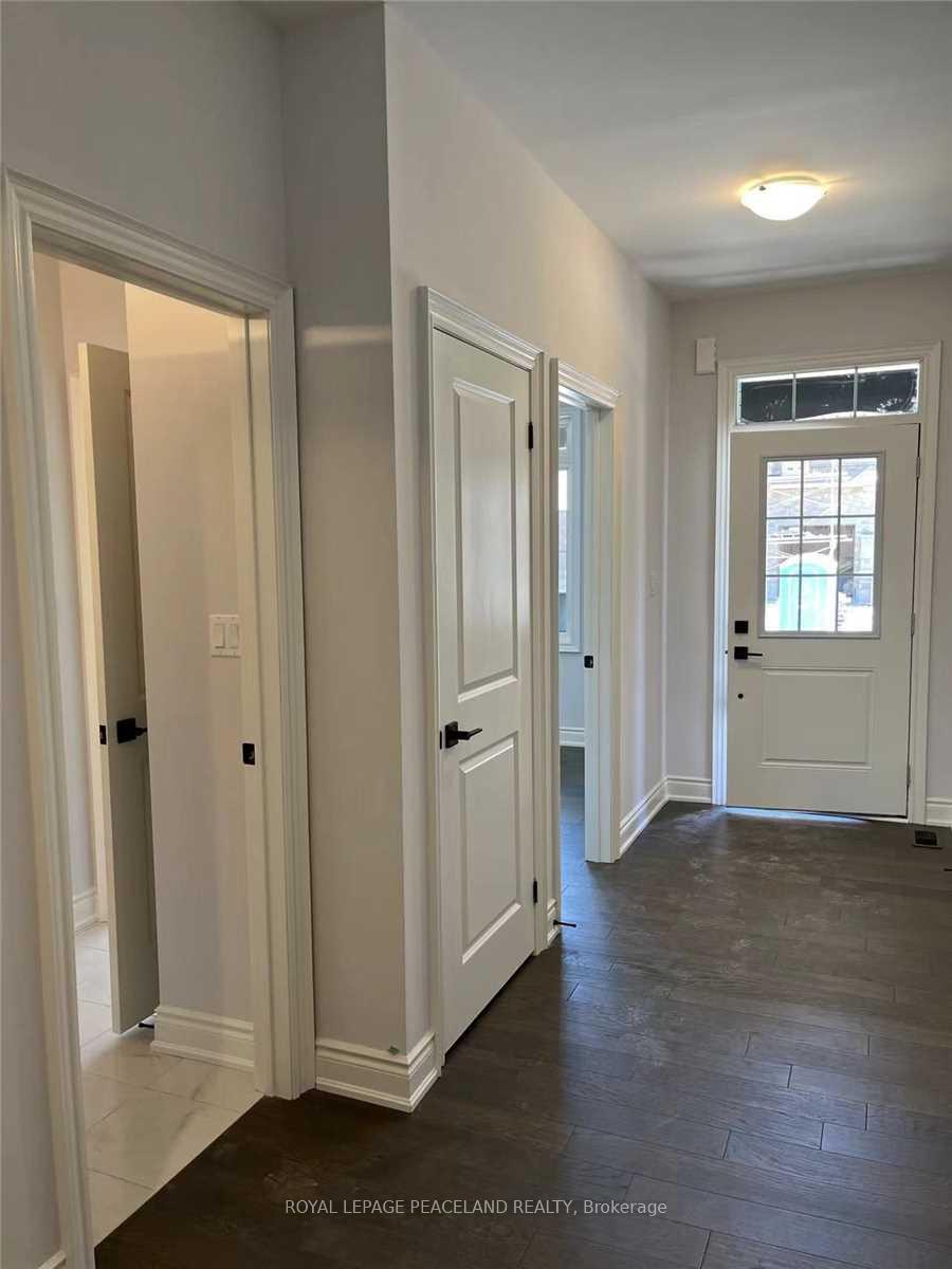 Photo 11 of 27 Ballinger Way, Uxbridge — HOMEH
