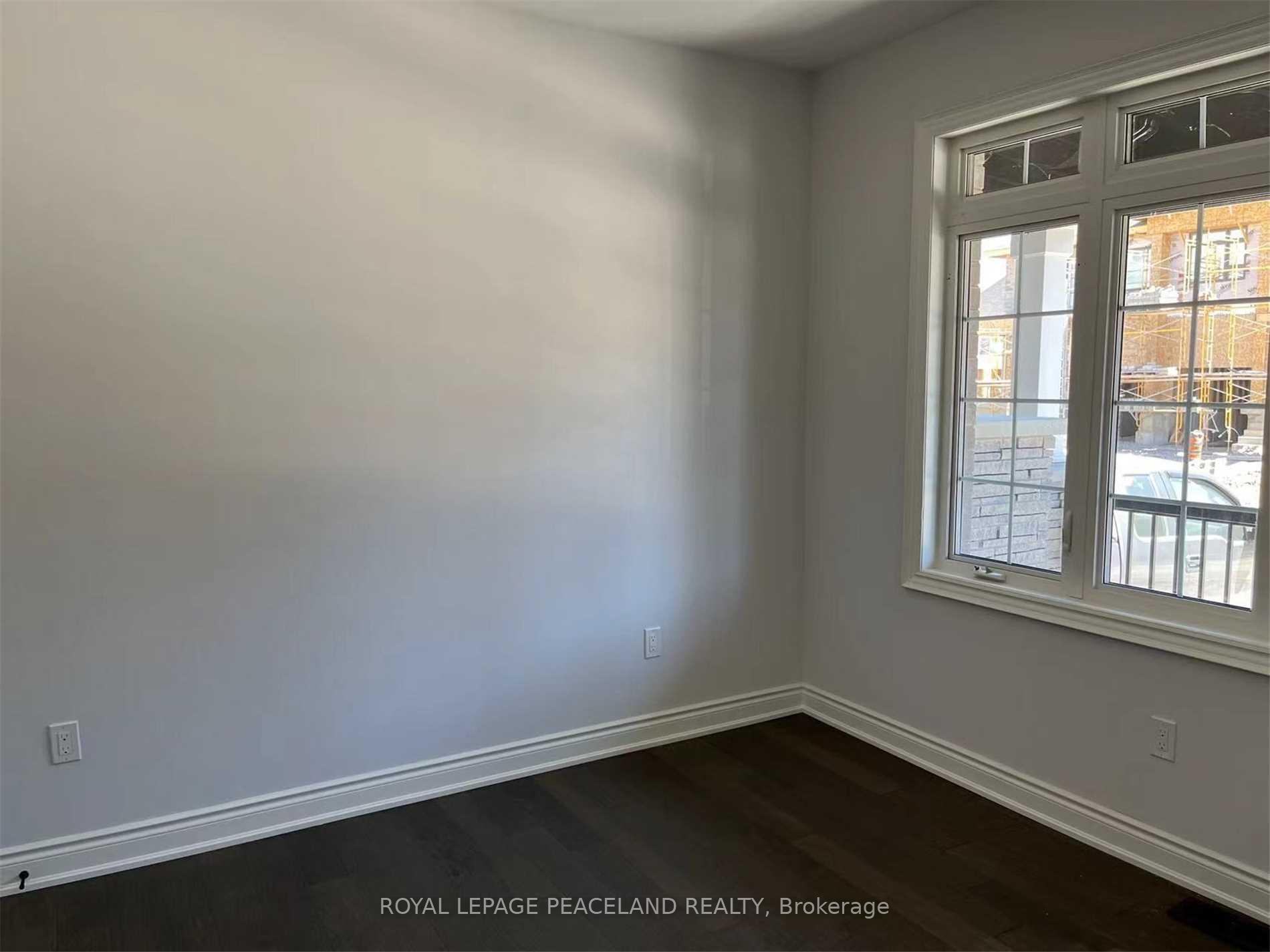 Photo 12 of 27 Ballinger Way, Uxbridge — HOMEH