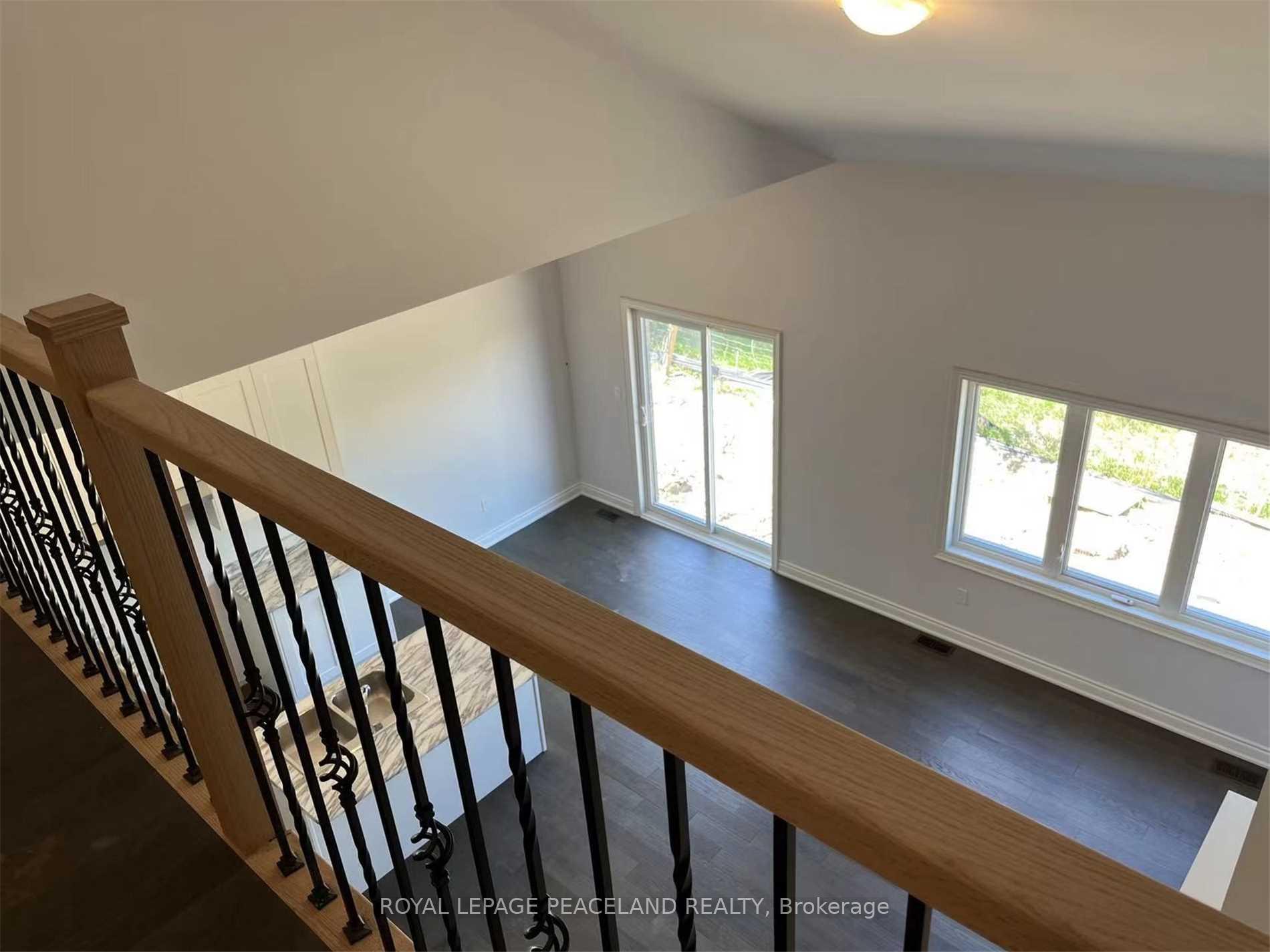 Photo 14 of 27 Ballinger Way, Uxbridge — HOMEH