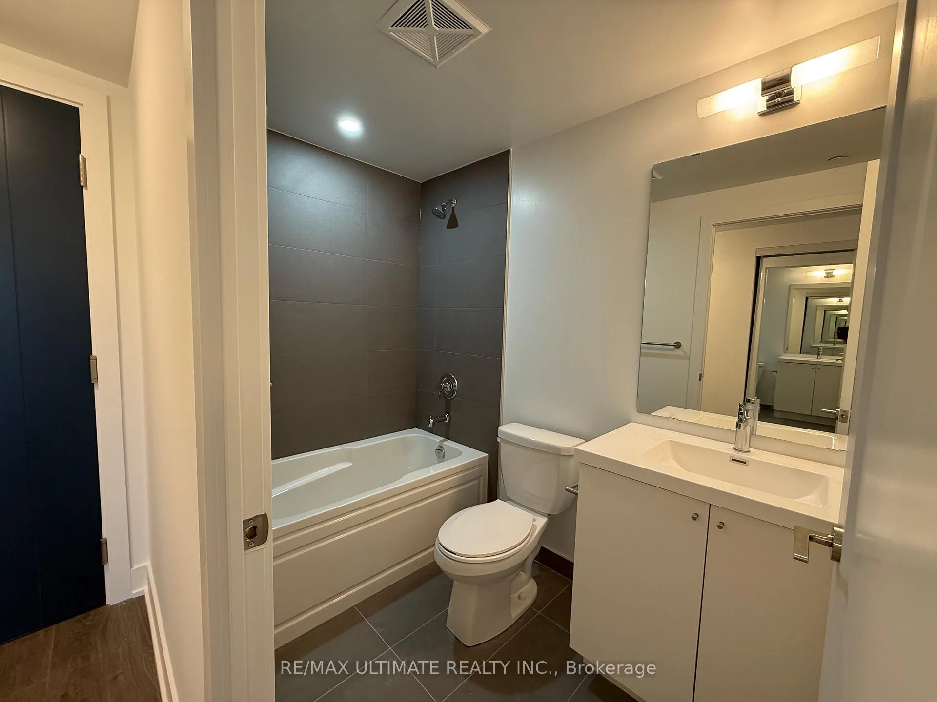 Photo 4 of Unit 533, 2545 Simcoe Street, Oshawa, Windfields — HOMEH