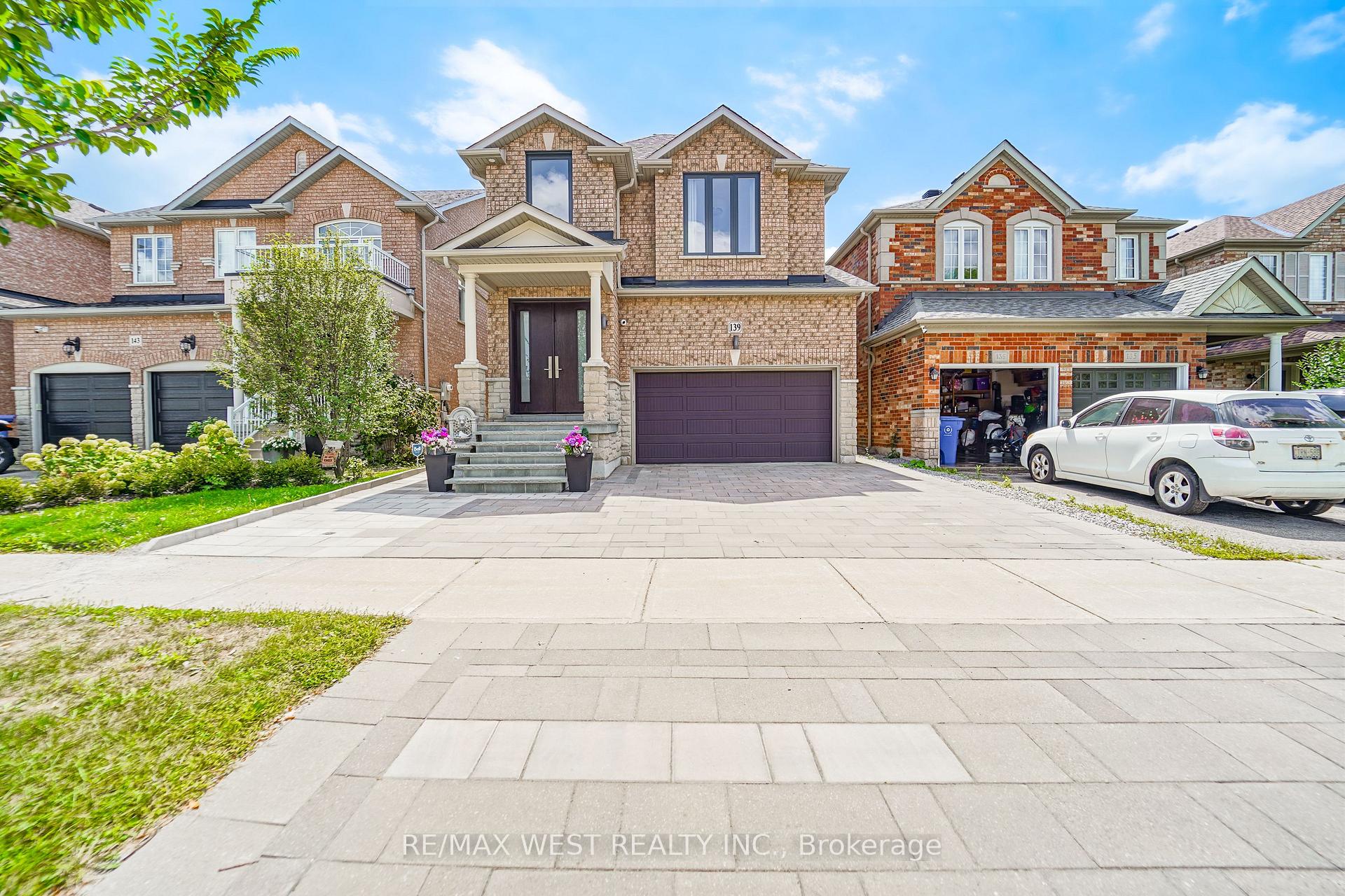 Photo 2 of 139 River Ridge Boulevard, Aurora, Bayview Northeast — HOMEH