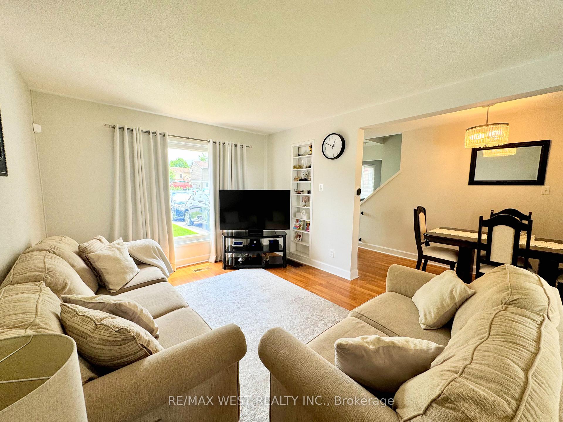 Photo 5 of 10 Hardcastle Court, Brampton, Central Park — HOMEH