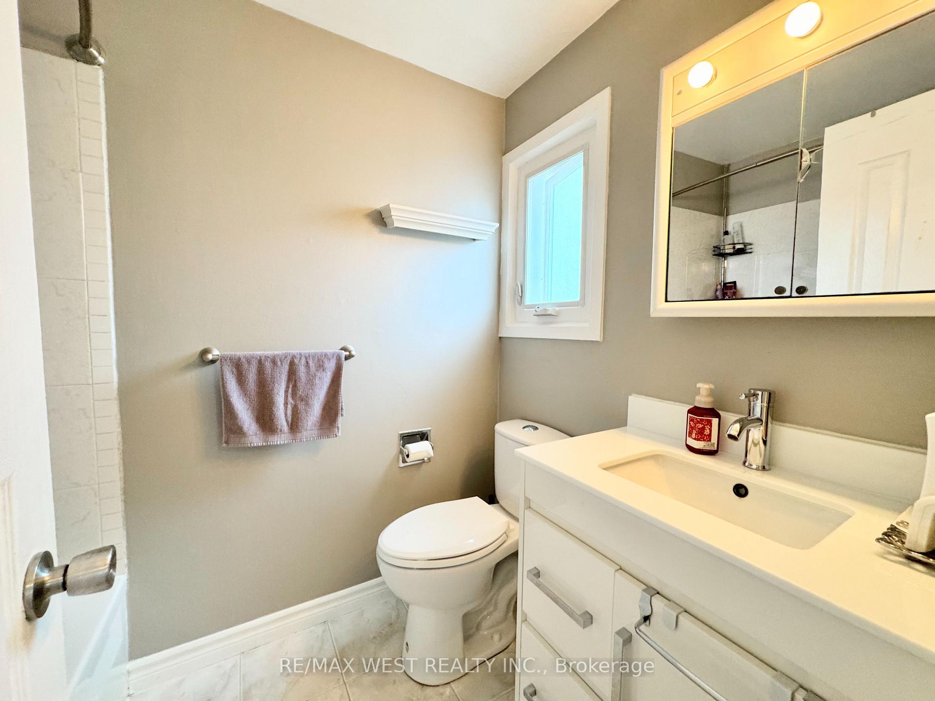 Photo 20 of 10 Hardcastle Court, Brampton, Central Park — HOMEH