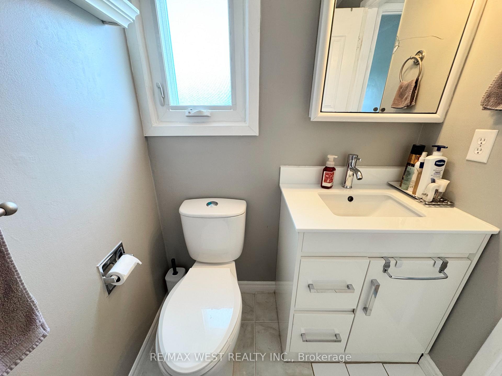 Photo 21 of 10 Hardcastle Court, Brampton, Central Park — HOMEH