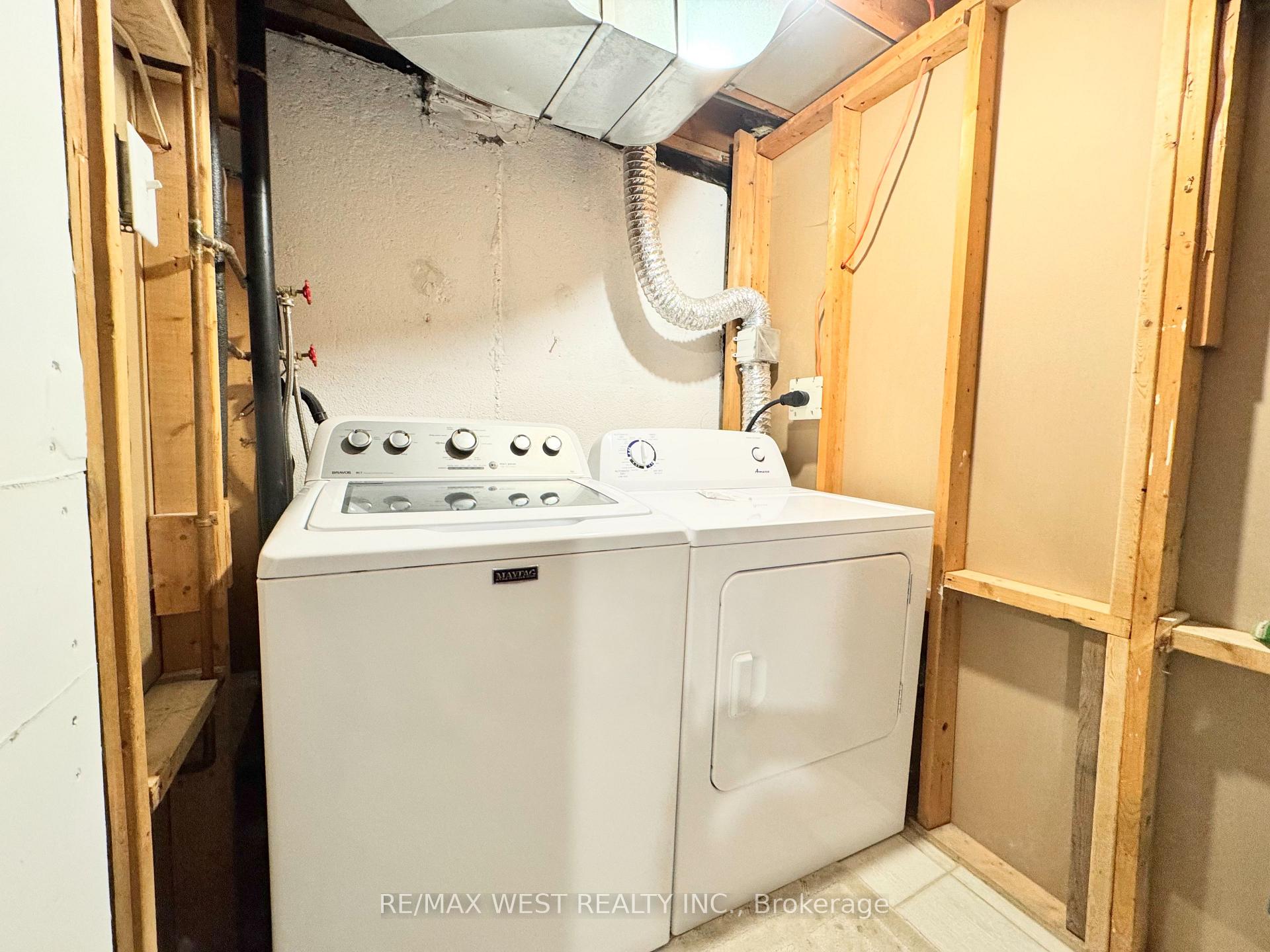 Photo 28 of 10 Hardcastle Court, Brampton, Central Park — HOMEH