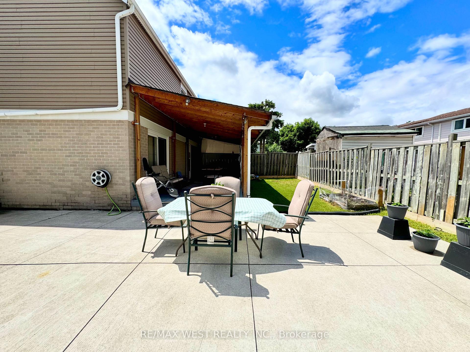 Photo 31 of 10 Hardcastle Court, Brampton, Central Park — HOMEH