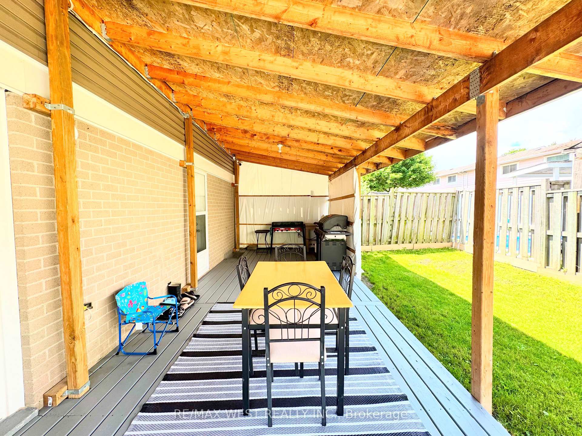 Photo 35 of 10 Hardcastle Court, Brampton, Central Park — HOMEH