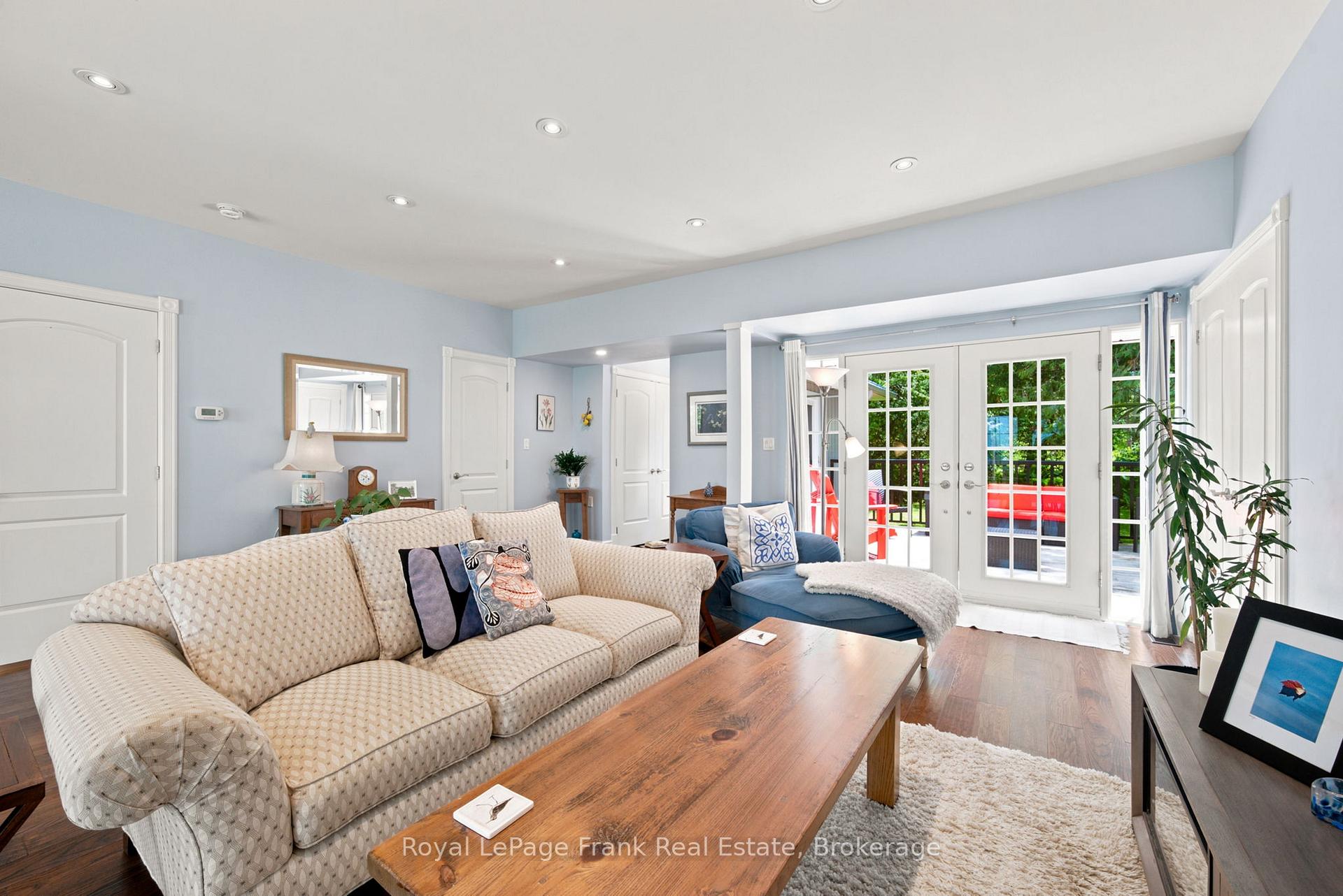 Photo 7 of 15 Lakeshore Road, Brock, Beaverton — HOMEH