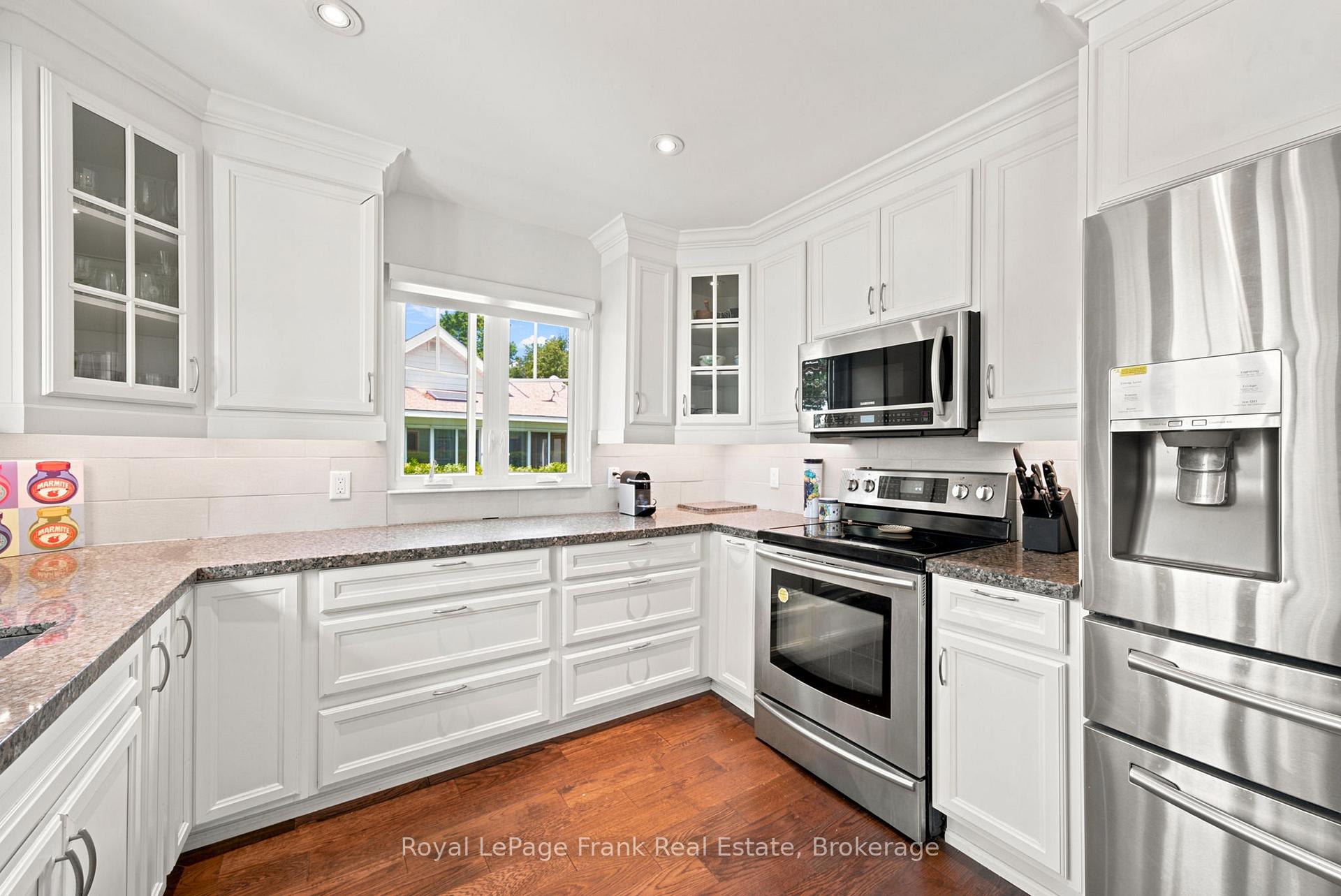 Photo 12 of 15 Lakeshore Road, Brock, Beaverton — HOMEH