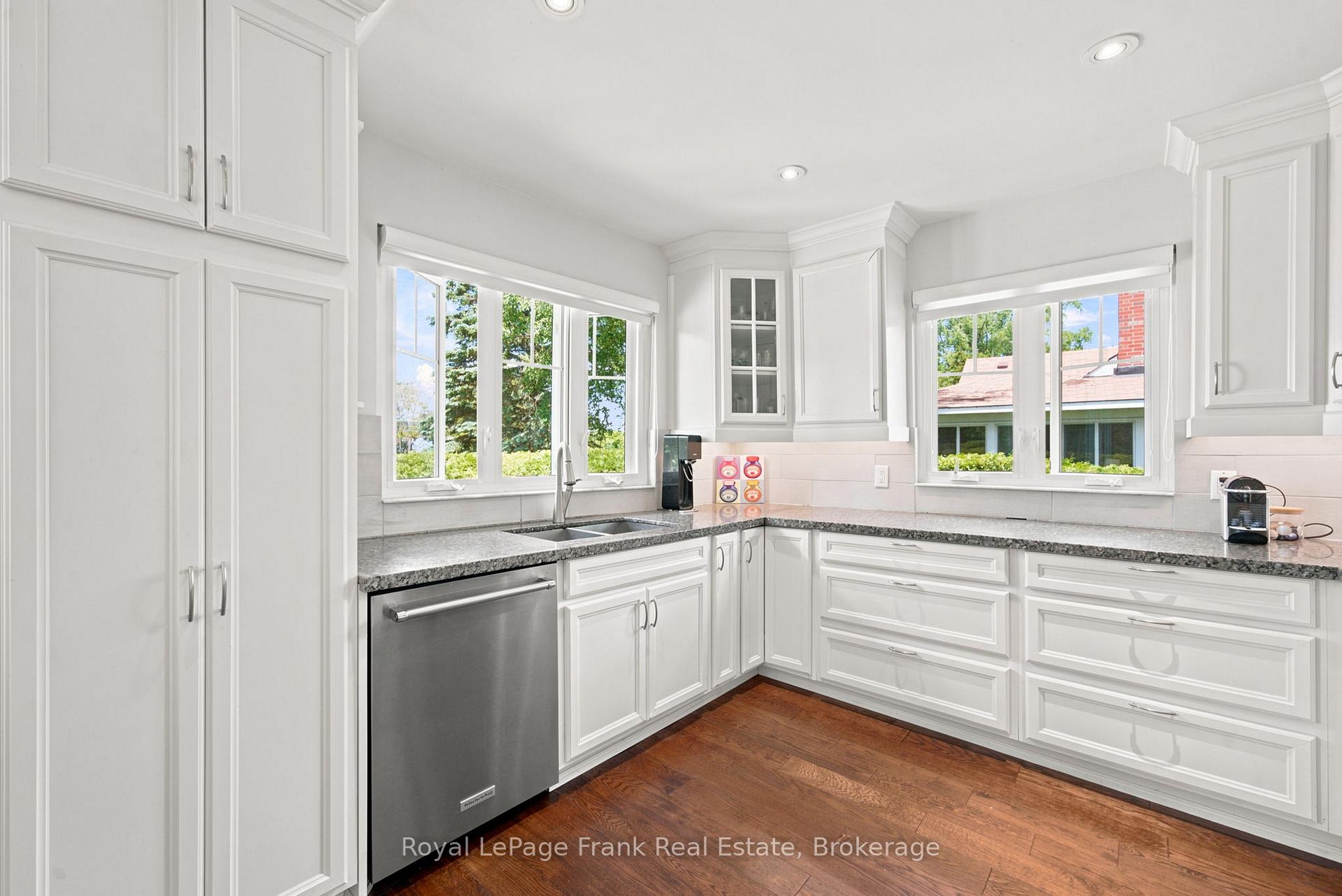 Photo 13 of 15 Lakeshore Road, Brock, Beaverton — HOMEH