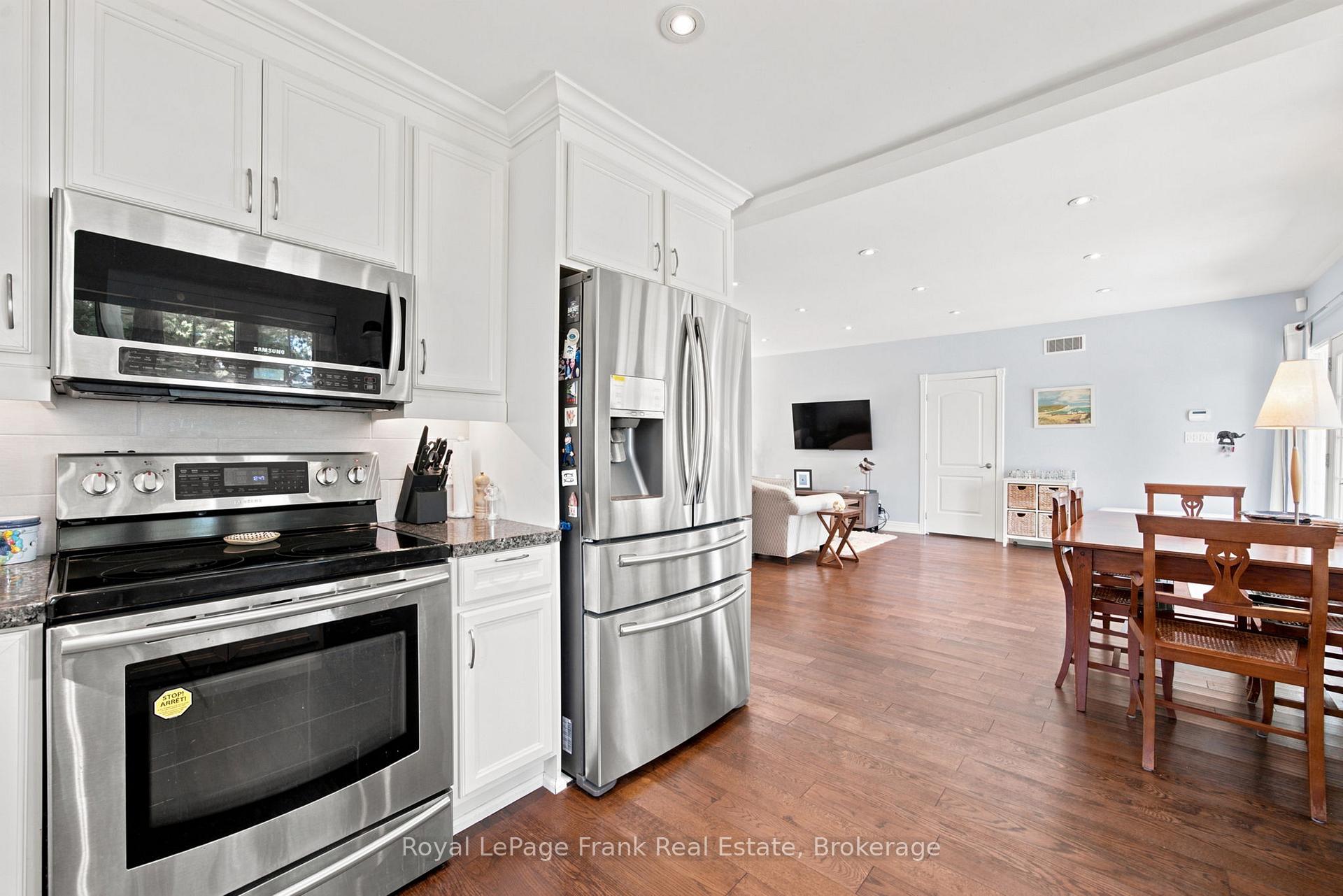 Photo 16 of 15 Lakeshore Road, Brock, Beaverton — HOMEH