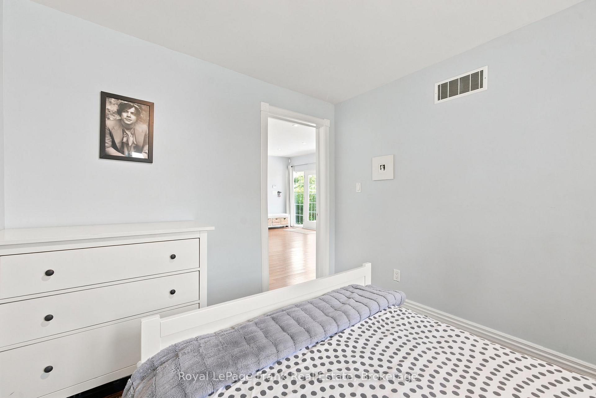Photo 19 of 15 Lakeshore Road, Brock, Beaverton — HOMEH