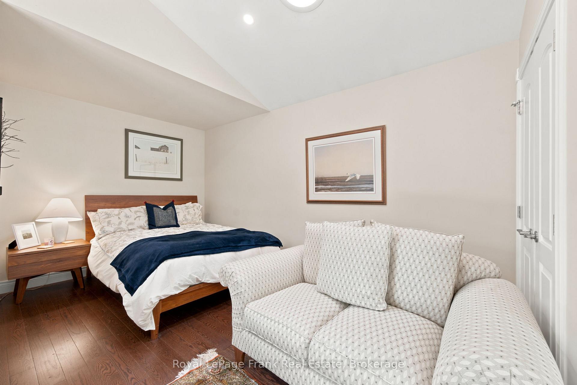 Photo 20 of 15 Lakeshore Road, Brock, Beaverton — HOMEH