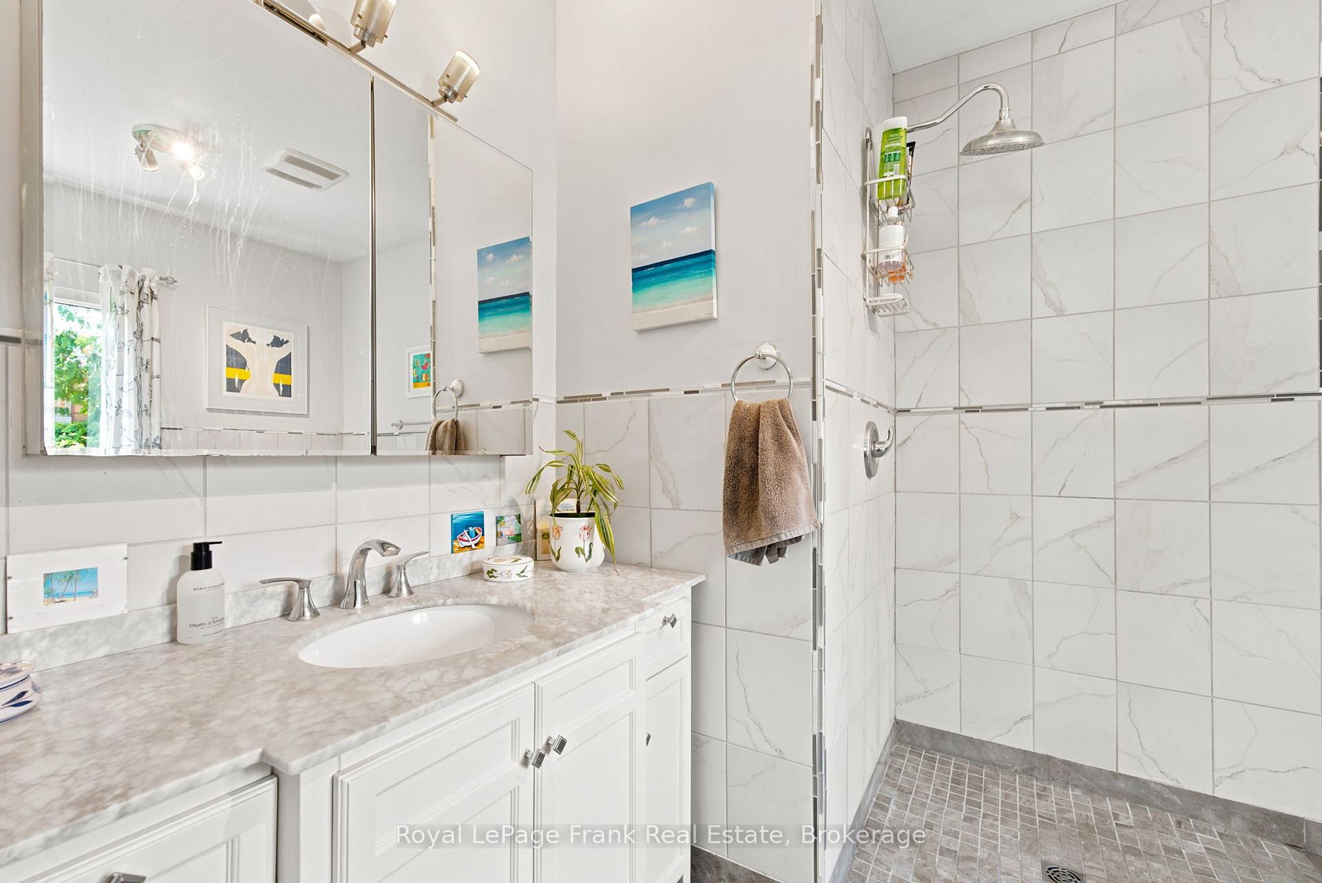 Photo 25 of 15 Lakeshore Road, Brock, Beaverton — HOMEH