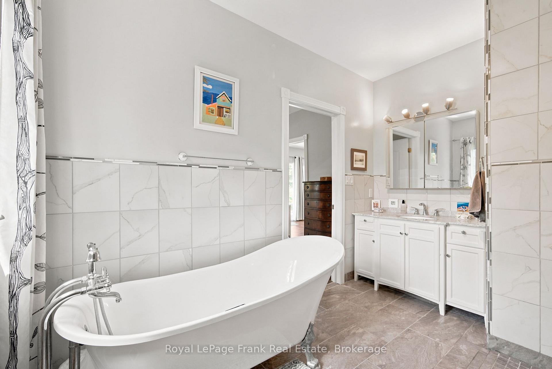 Photo 26 of 15 Lakeshore Road, Brock, Beaverton — HOMEH