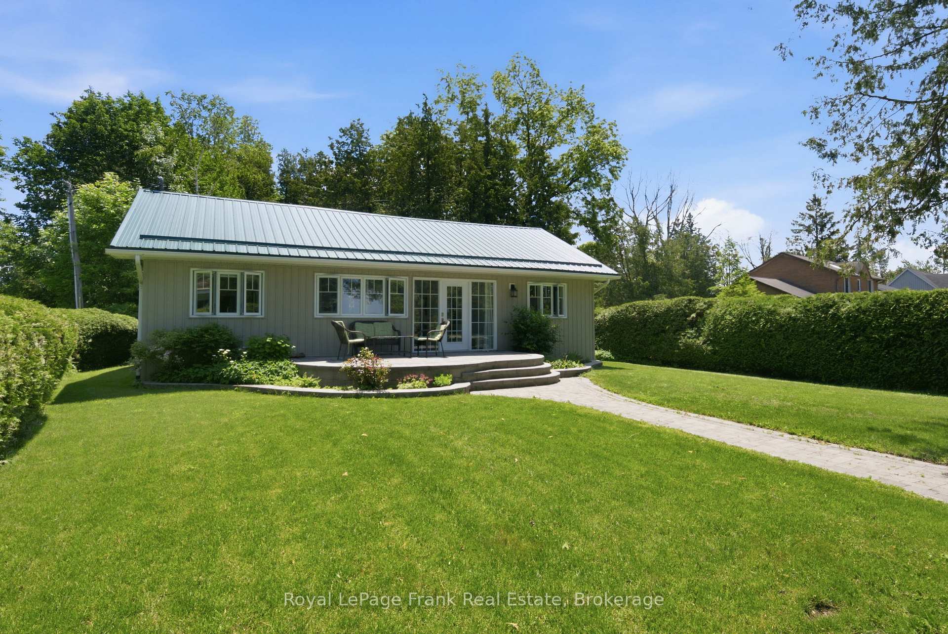 Photo 30 of 15 Lakeshore Road, Brock, Beaverton — HOMEH