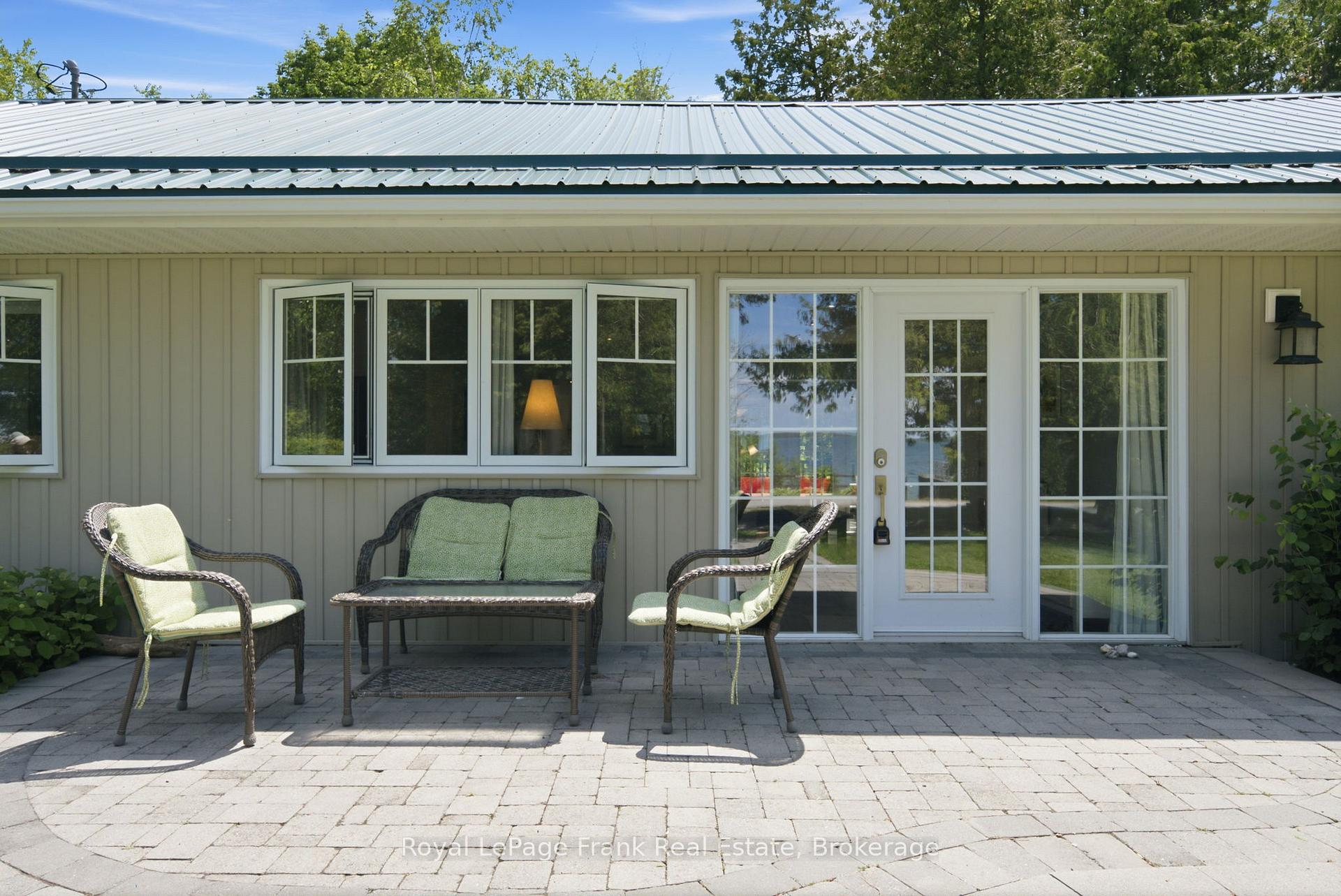 Photo 31 of 15 Lakeshore Road, Brock, Beaverton — HOMEH