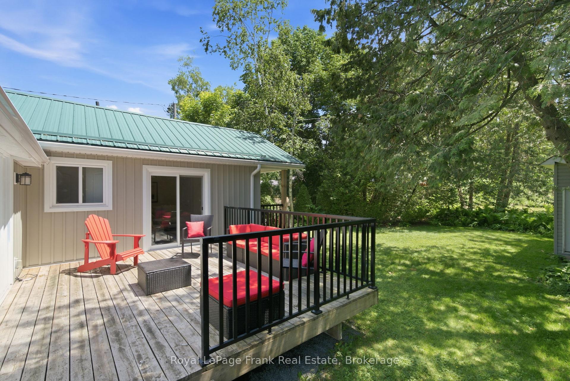 Photo 33 of 15 Lakeshore Road, Brock, Beaverton — HOMEH