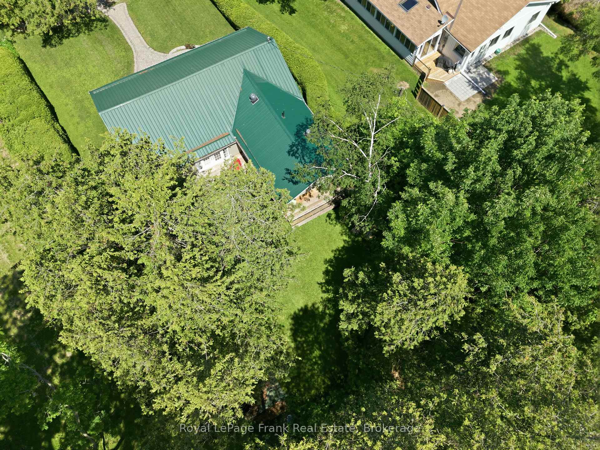 Photo 44 of 15 Lakeshore Road, Brock, Beaverton — HOMEH