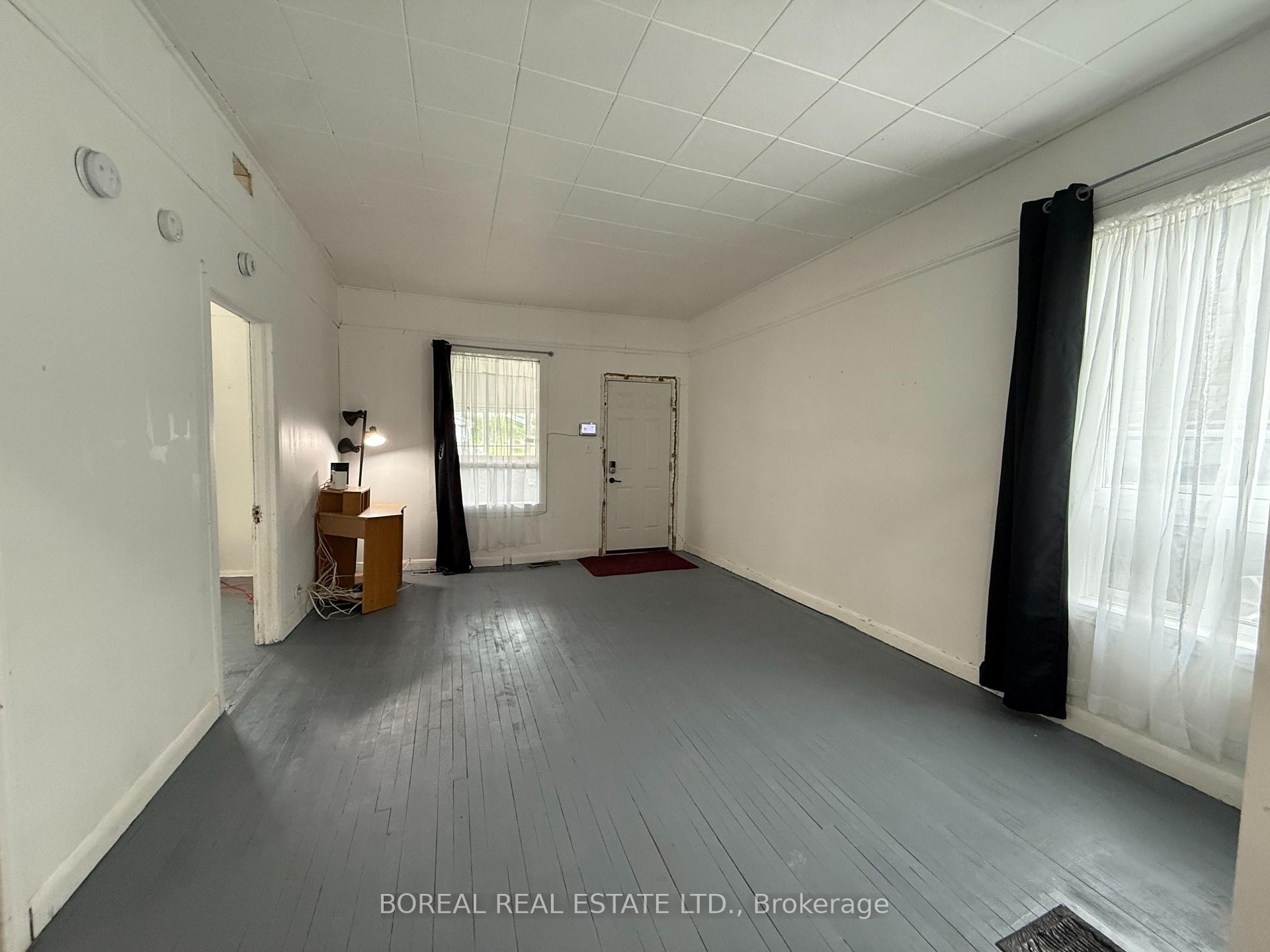 Photo 20 of 193 Twelfth Avenue, Cochrane — HOMEH